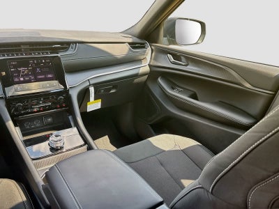 2026 Jeep Grand Cherokee GRAND CHEROKEE LAREDO X 4X4