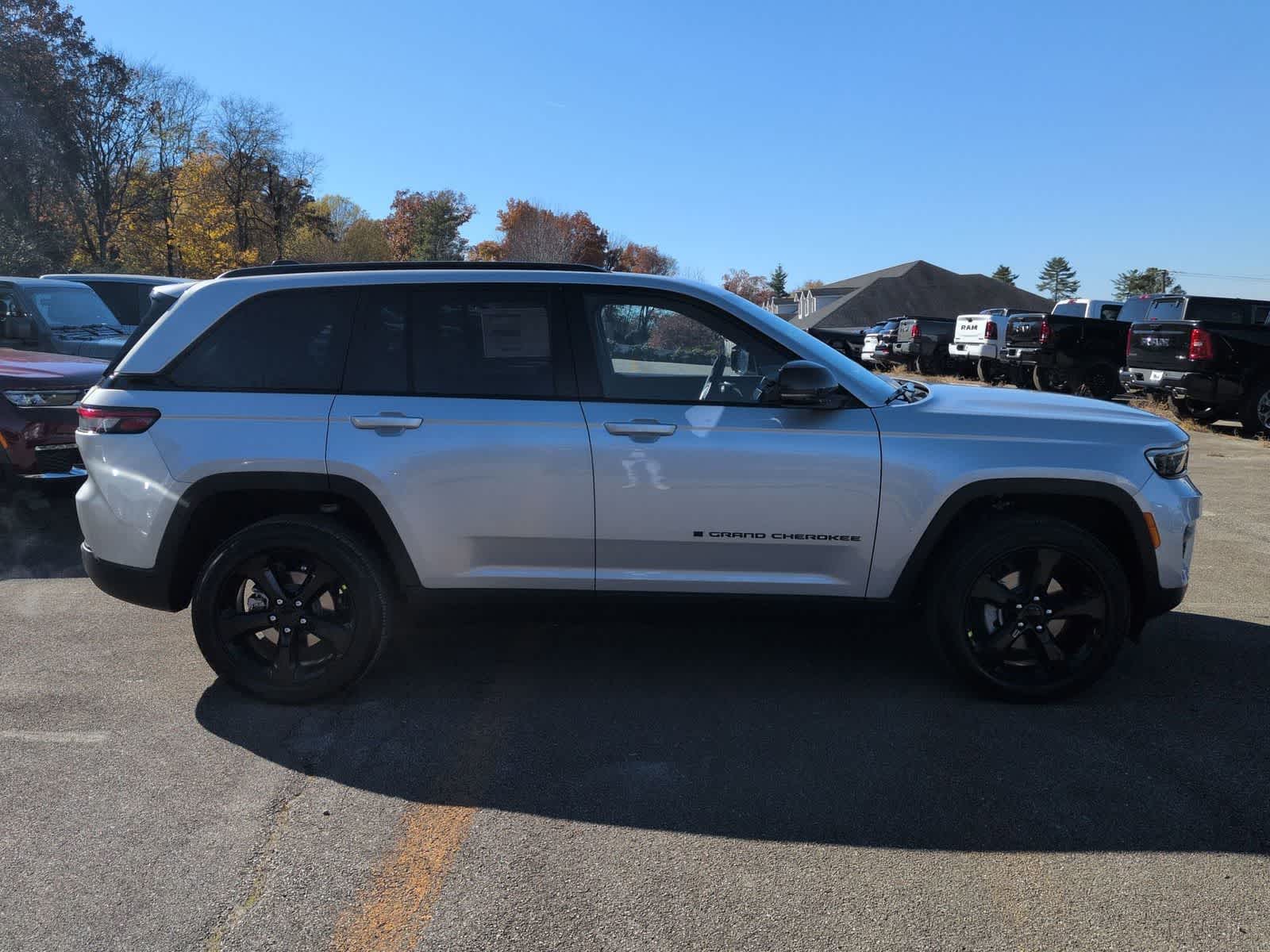 2025 Jeep Grand Cherokee GRAND CHEROKEE ALTITUDE X 4X4