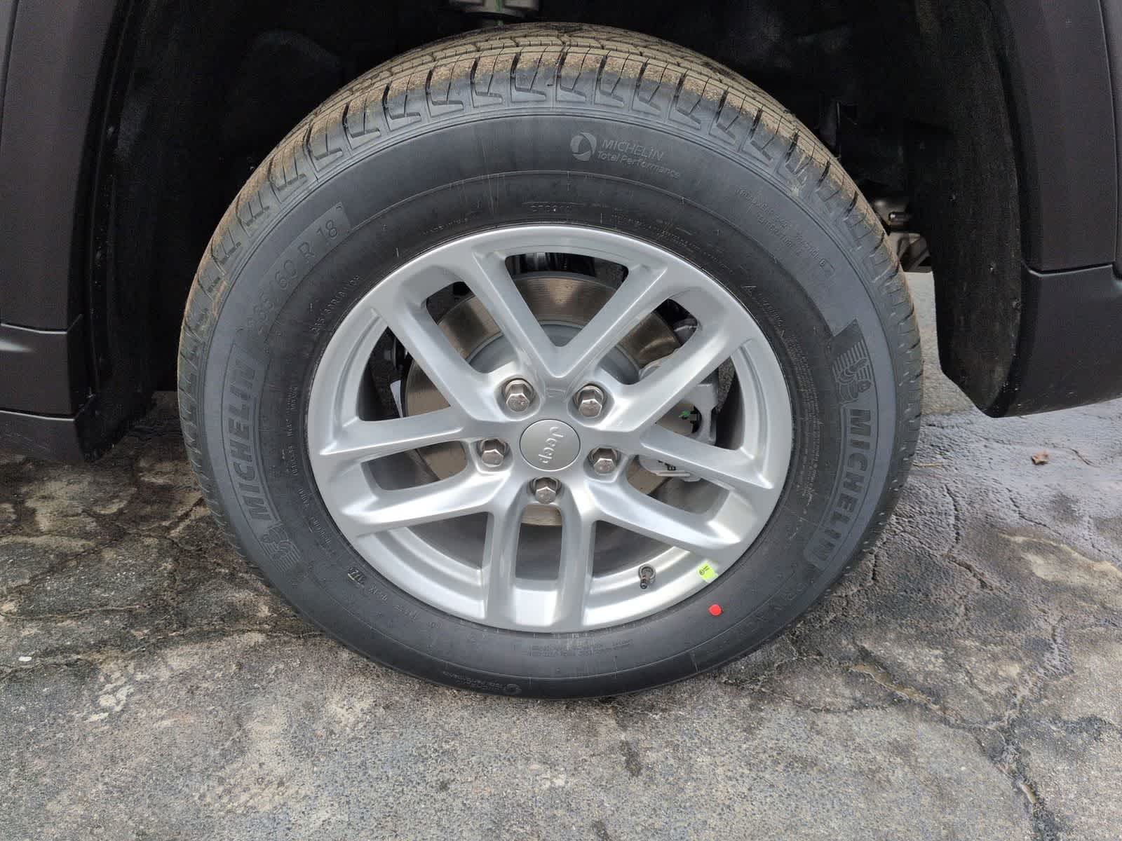 2026 Jeep Grand Cherokee GRAND CHEROKEE LAREDO X 4X4