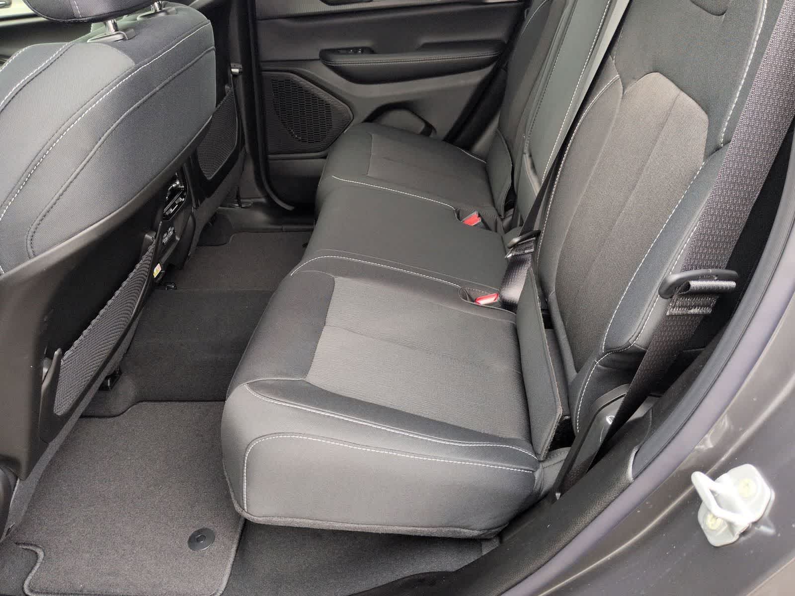 2026 Jeep Grand Cherokee GRAND CHEROKEE LAREDO X 4X4