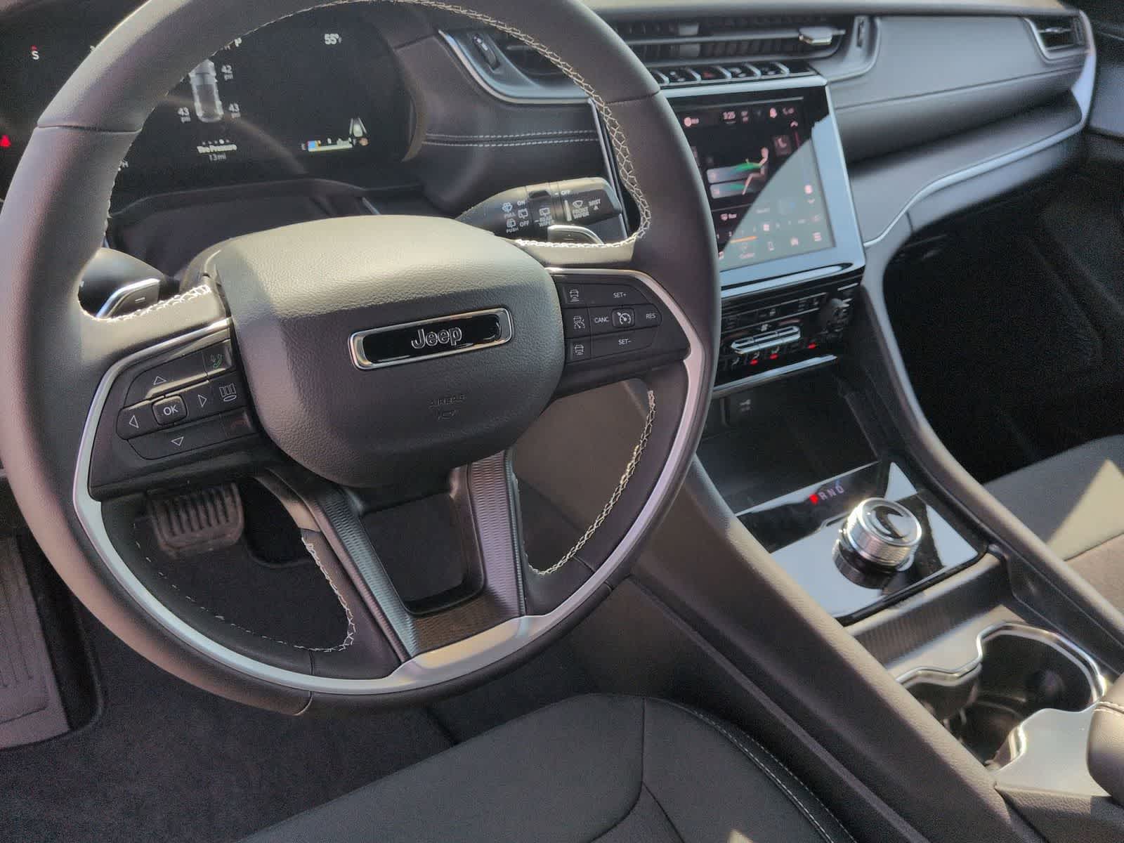 2026 Jeep Grand Cherokee GRAND CHEROKEE LAREDO X 4X4