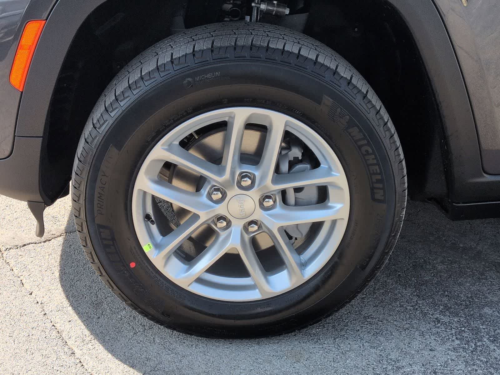 2026 Jeep Grand Cherokee GRAND CHEROKEE LAREDO X 4X4