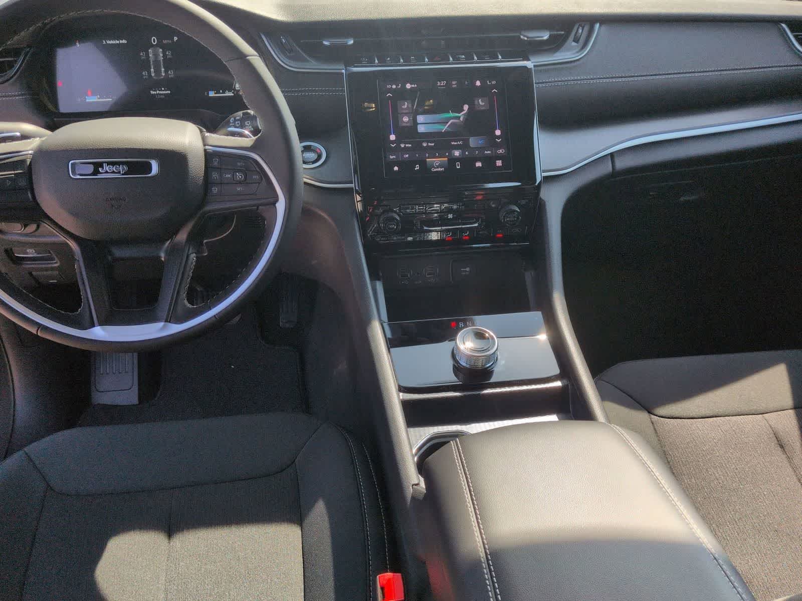 2026 Jeep Grand Cherokee GRAND CHEROKEE LAREDO X 4X4