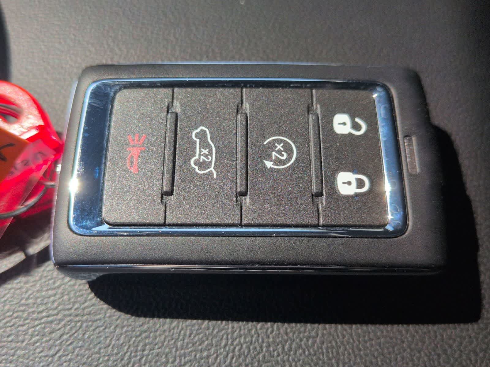 2026 Jeep Grand Cherokee GRAND CHEROKEE LAREDO X 4X4