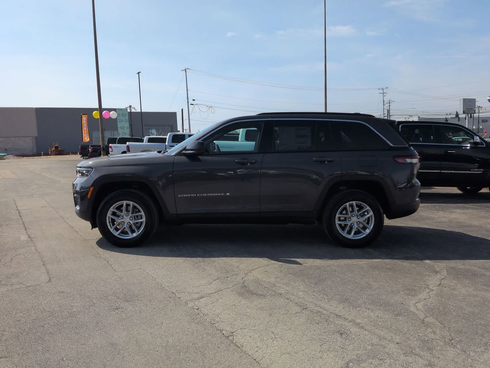 2026 Jeep Grand Cherokee GRAND CHEROKEE LAREDO X 4X4