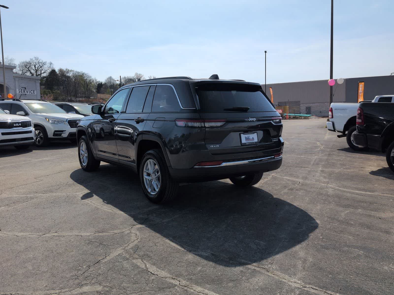 2026 Jeep Grand Cherokee GRAND CHEROKEE LAREDO X 4X4