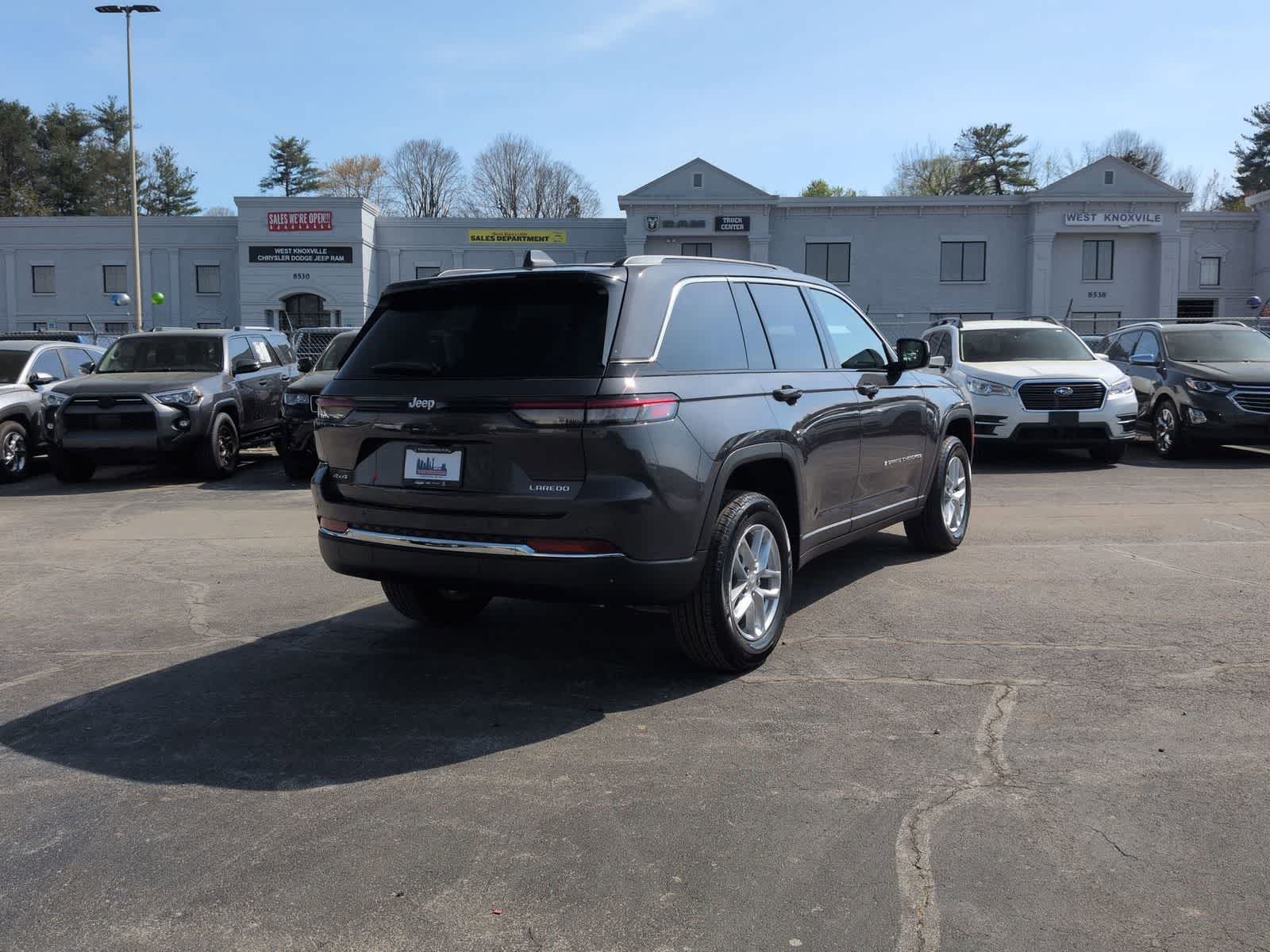 2026 Jeep Grand Cherokee GRAND CHEROKEE LAREDO X 4X4