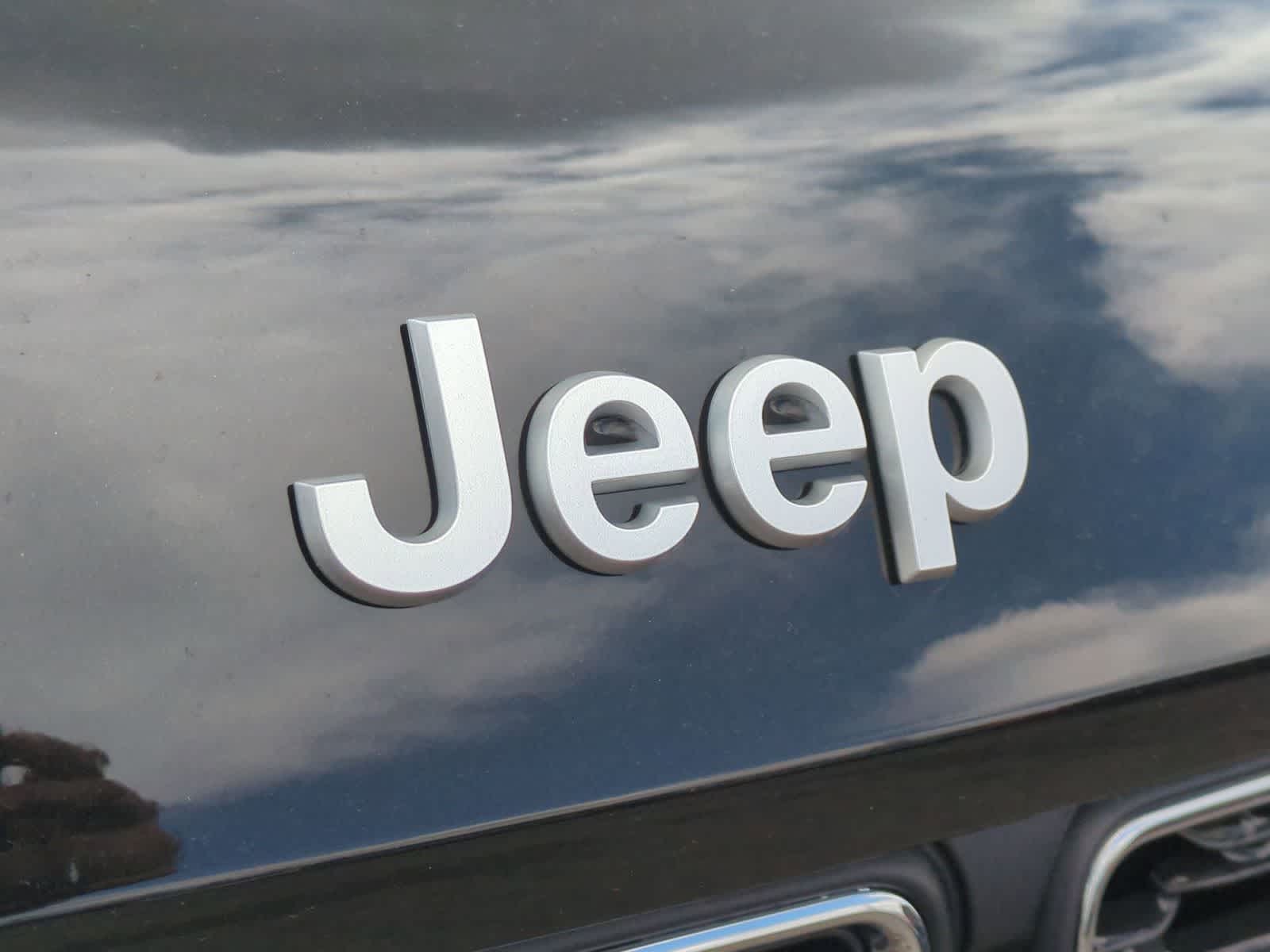 2026 Jeep Grand Cherokee GRAND CHEROKEE LAREDO X 4X4