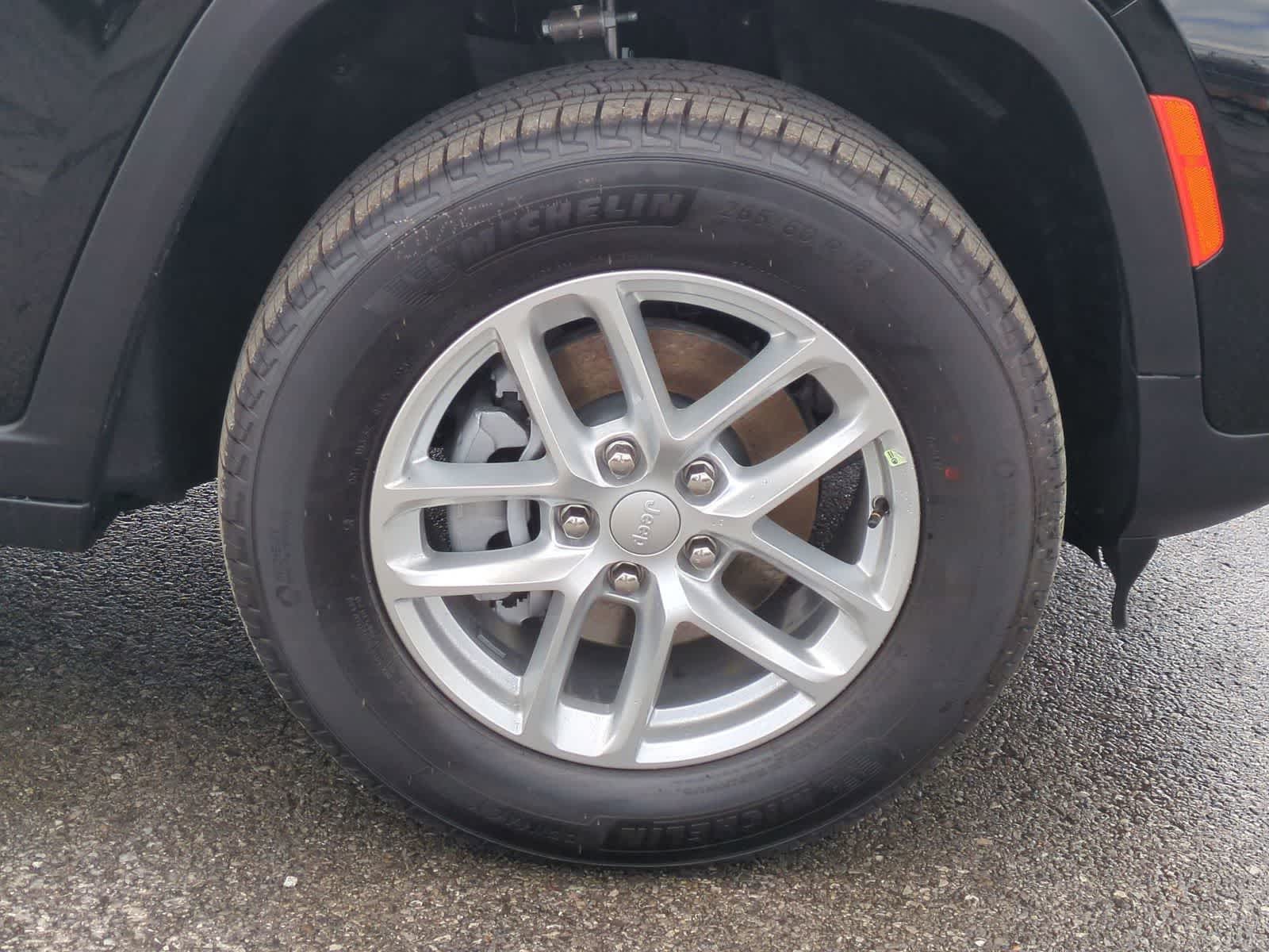 2026 Jeep Grand Cherokee GRAND CHEROKEE LAREDO X 4X4