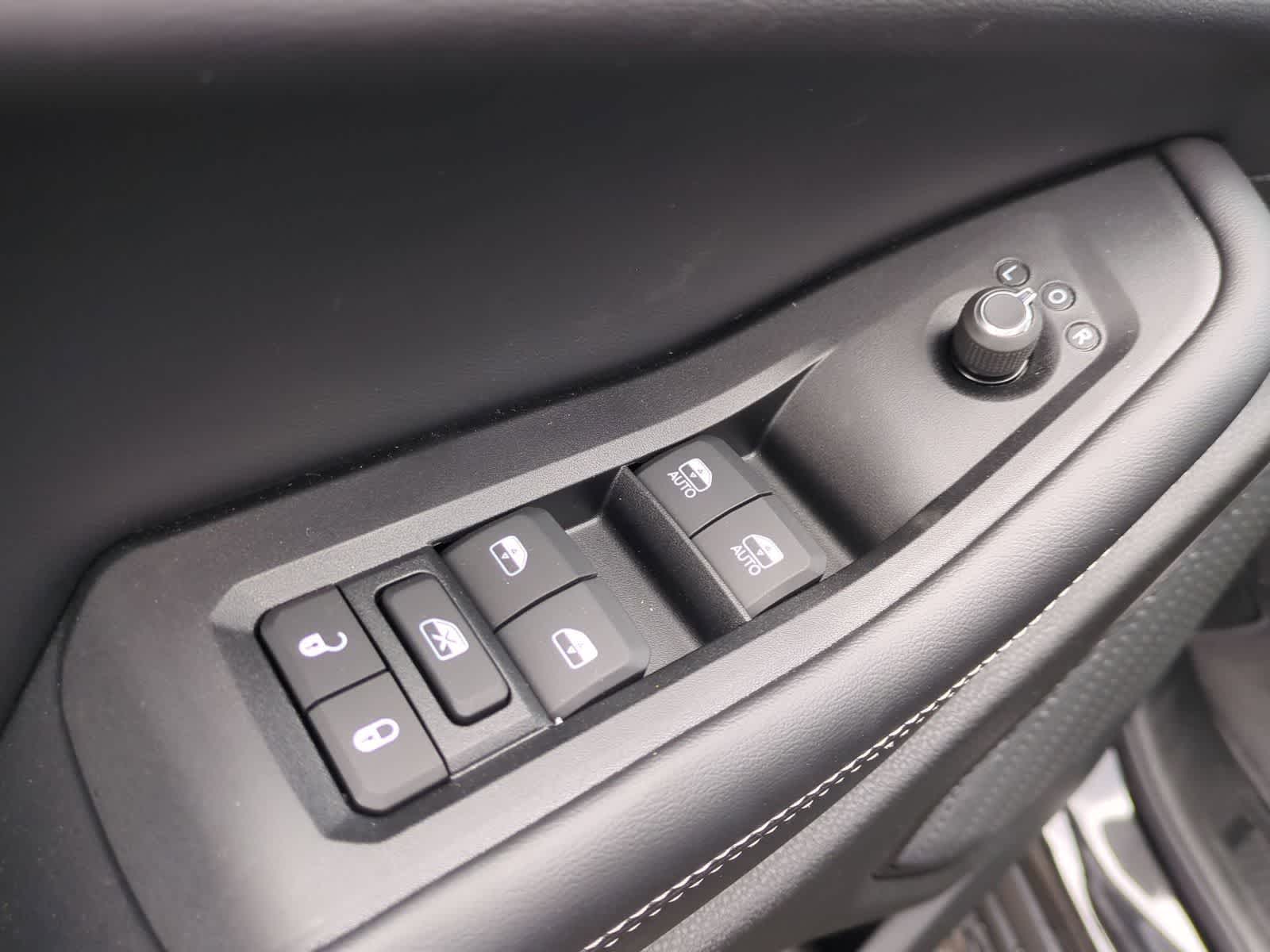 2026 Jeep Grand Cherokee GRAND CHEROKEE LAREDO X 4X4