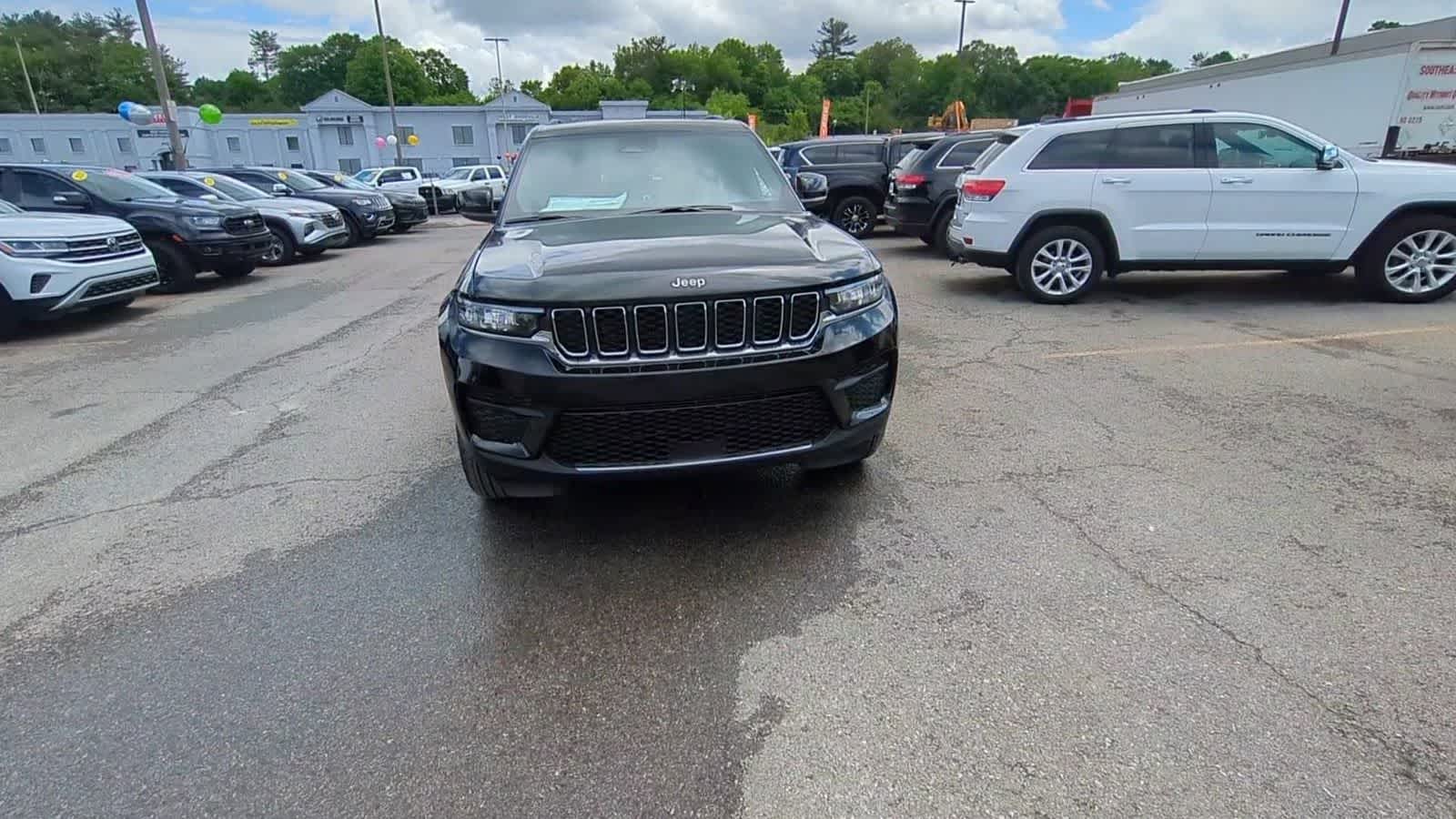 2026 Jeep Grand Cherokee GRAND CHEROKEE LAREDO X 4X4