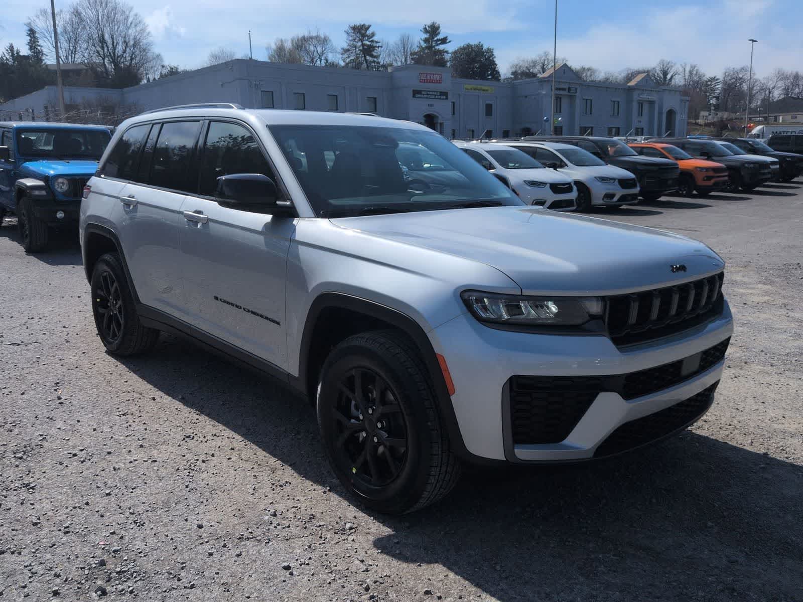 2026 Jeep Grand Cherokee GRAND CHEROKEE LAREDO ALTITUDE 4X4