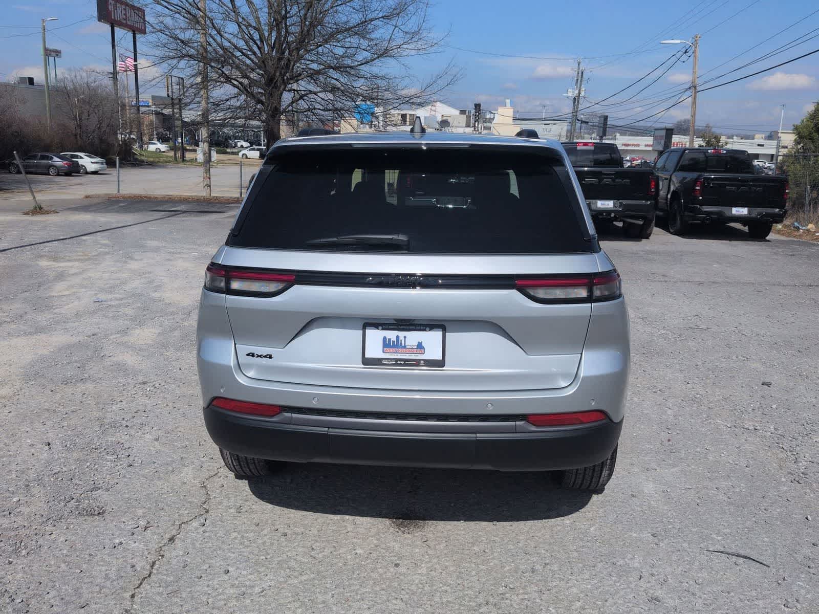 2026 Jeep Grand Cherokee GRAND CHEROKEE LAREDO ALTITUDE 4X4