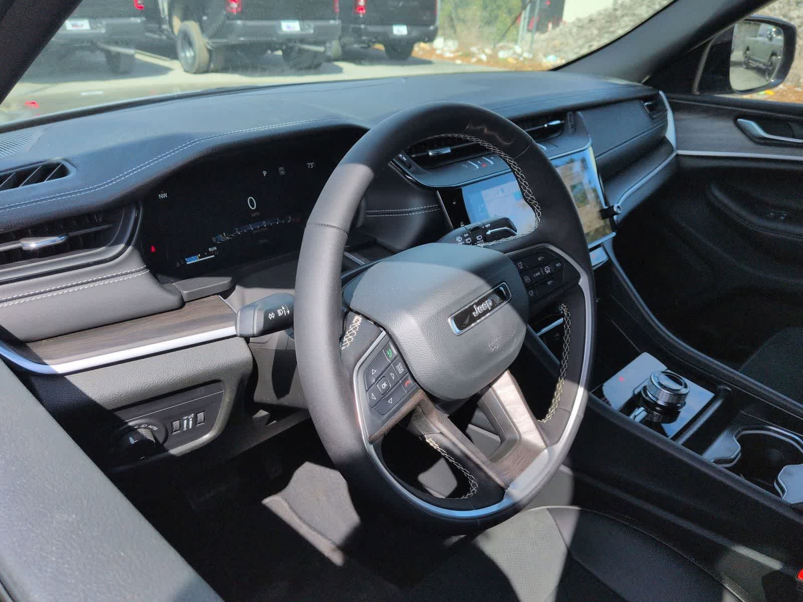 2026 Jeep Grand Cherokee GRAND CHEROKEE LAREDO ALTITUDE 4X4