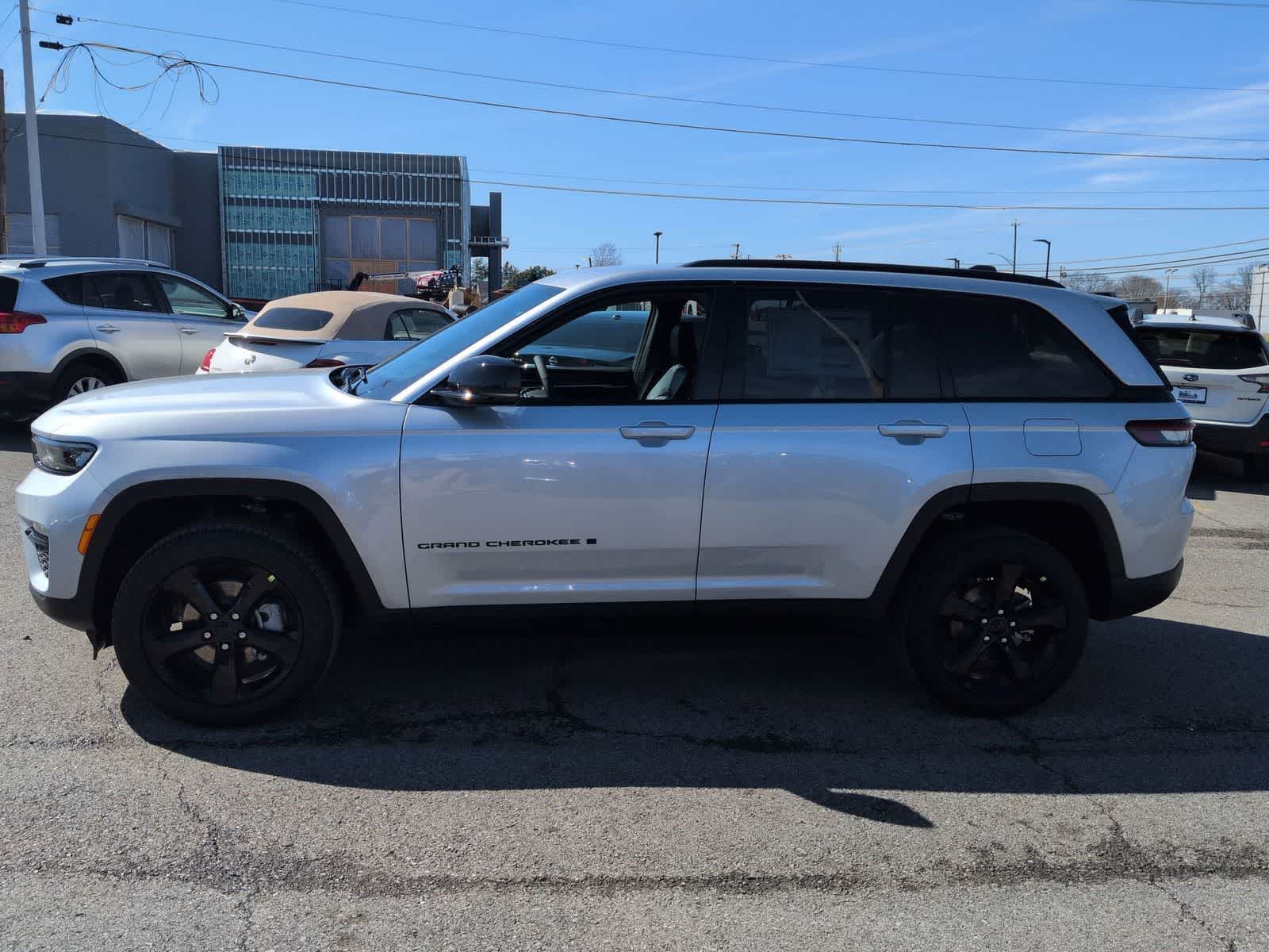 2025 Jeep Grand Cherokee GRAND CHEROKEE LIMITED 4X4