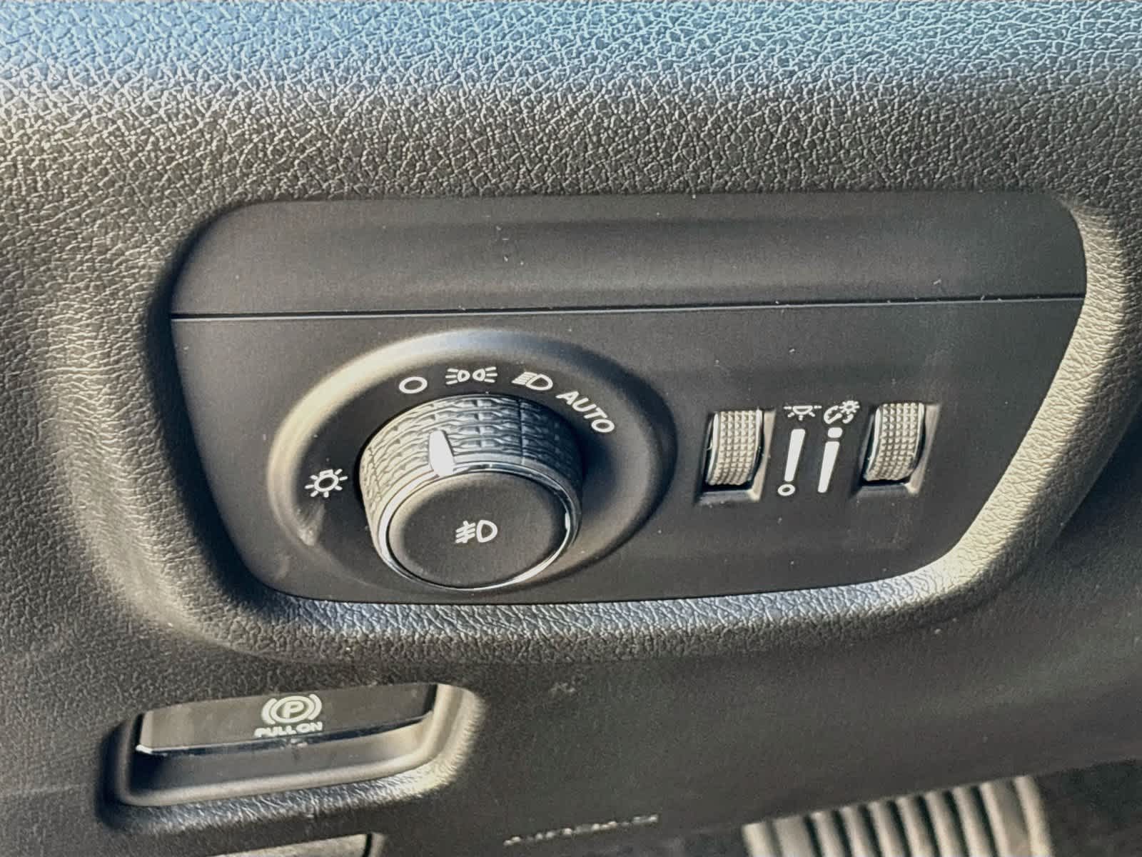 2027 Jeep Grand Cherokee GRAND CHEROKEE LIMITED RESERVE 4X4