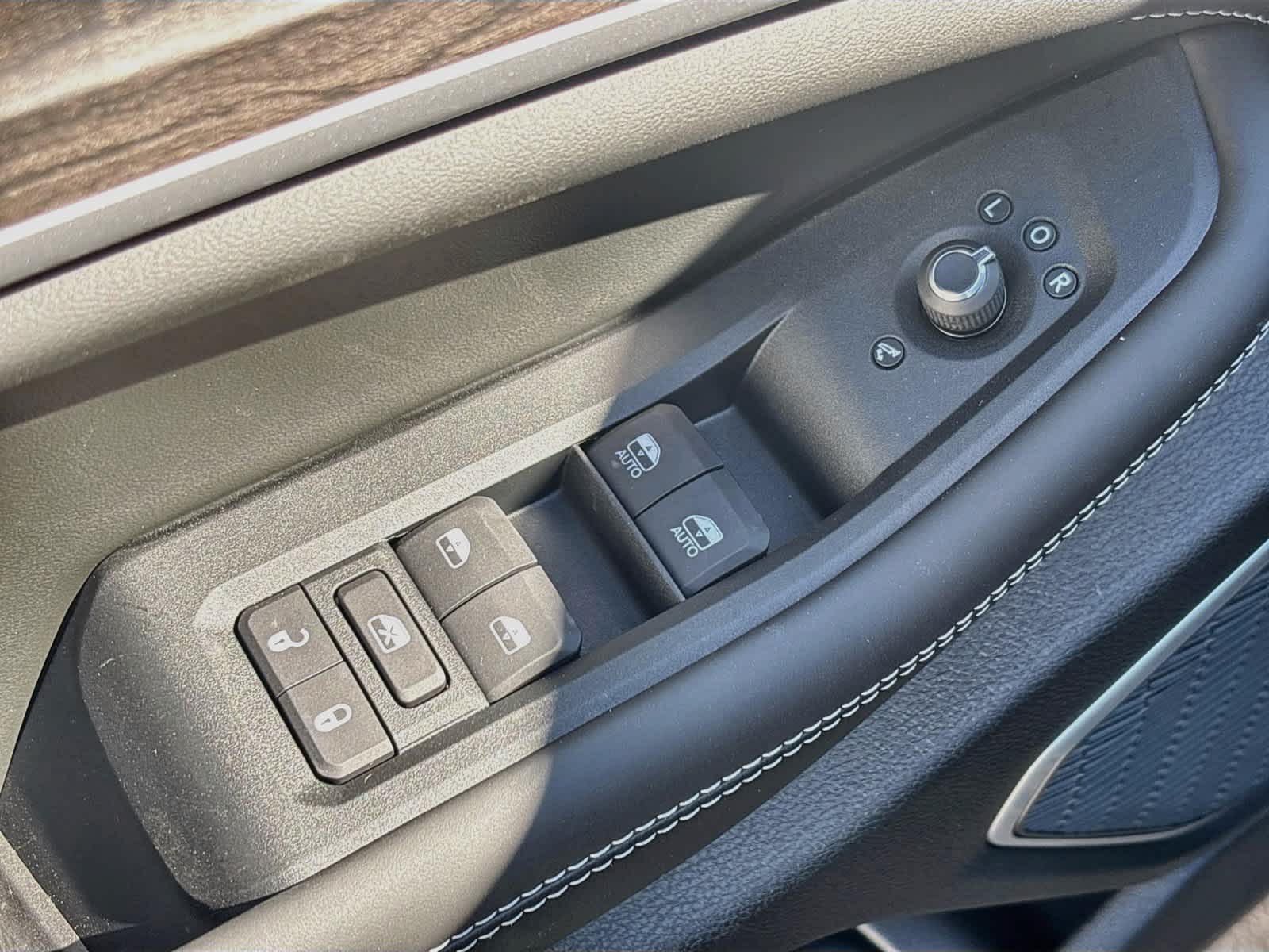 2027 Jeep Grand Cherokee GRAND CHEROKEE LIMITED RESERVE 4X4