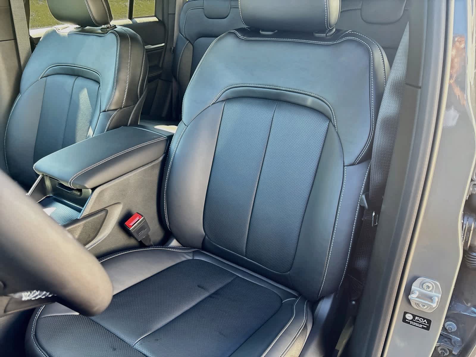 2027 Jeep Grand Cherokee GRAND CHEROKEE LIMITED RESERVE 4X4