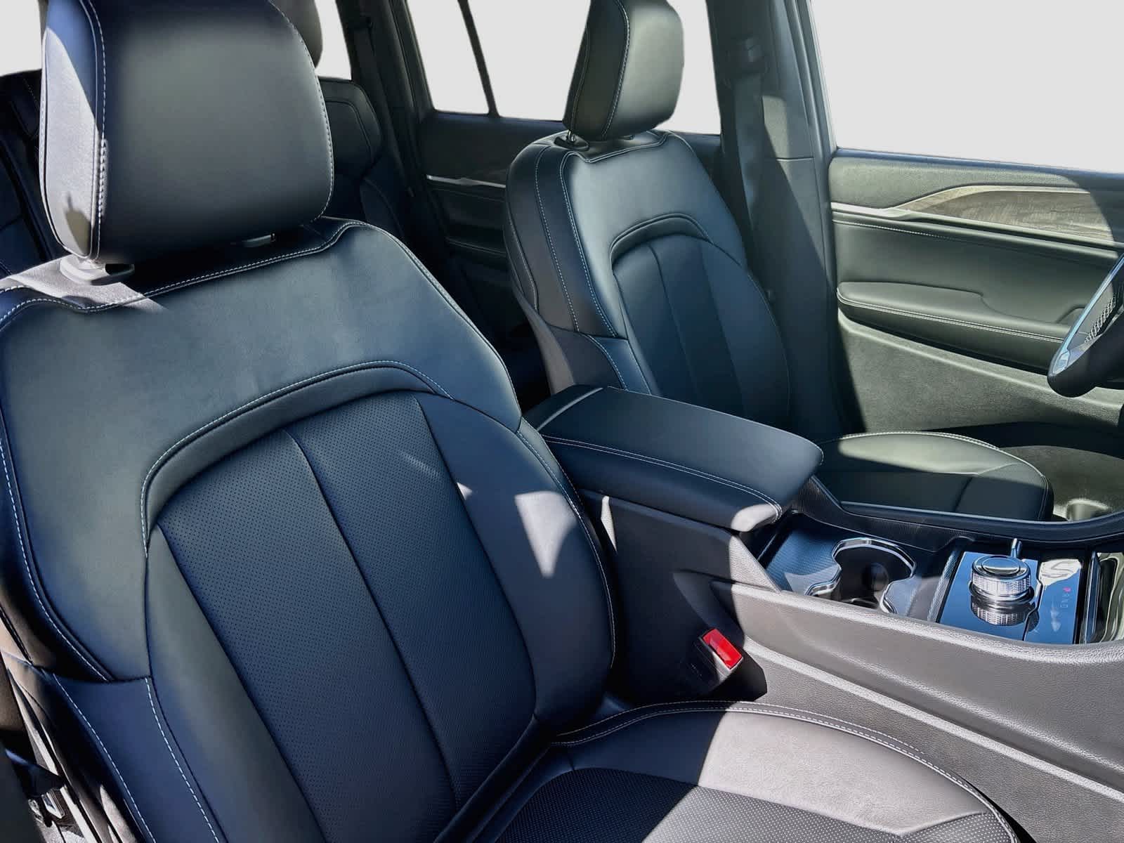 2027 Jeep Grand Cherokee GRAND CHEROKEE LIMITED RESERVE 4X4