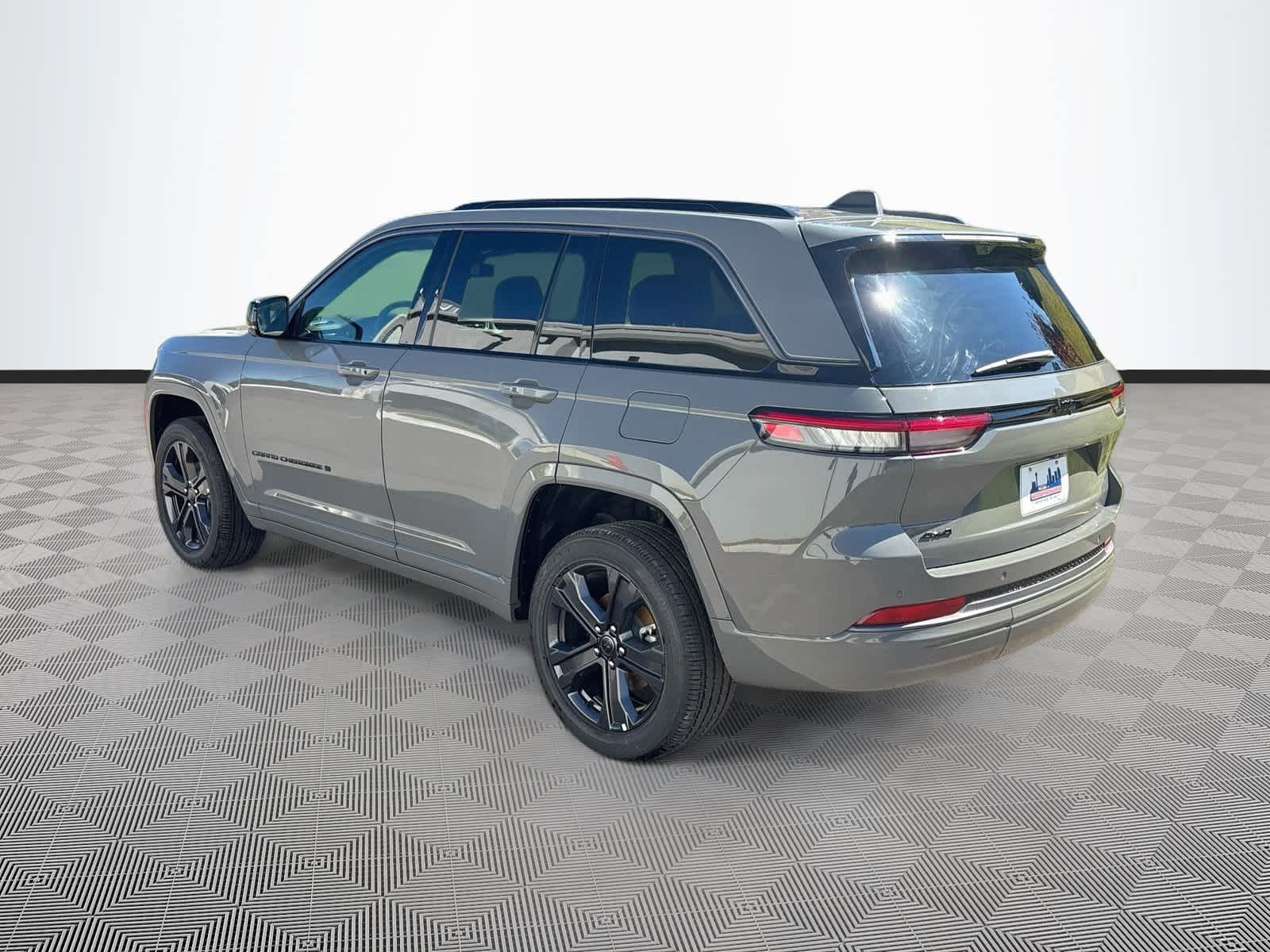 2027 Jeep Grand Cherokee GRAND CHEROKEE LIMITED RESERVE 4X4
