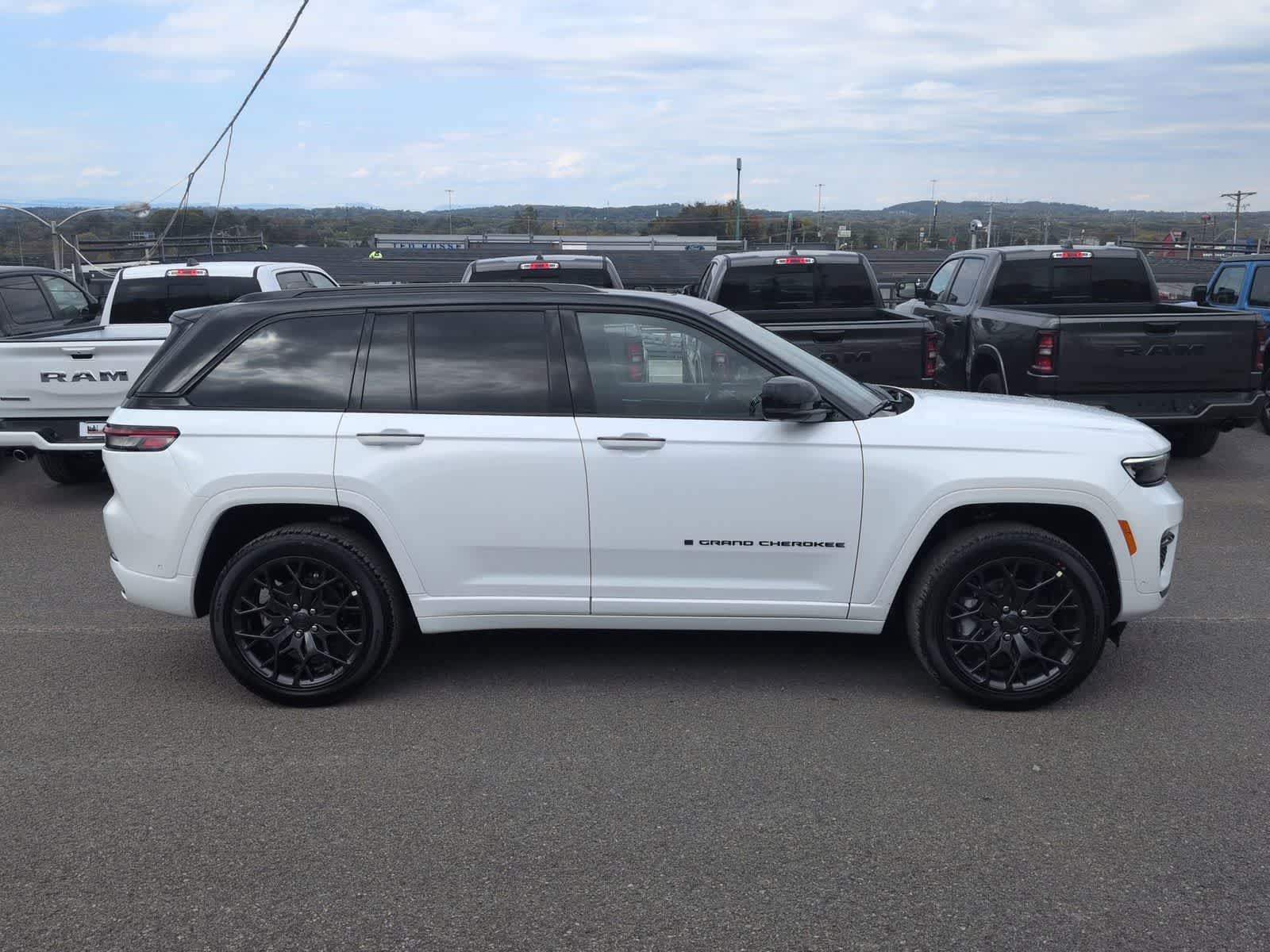 2025 Jeep Grand Cherokee GRAND CHEROKEE SUMMIT 4X4