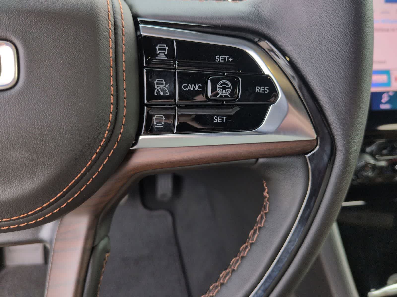 2025 Jeep Grand Cherokee GRAND CHEROKEE SUMMIT 4X4