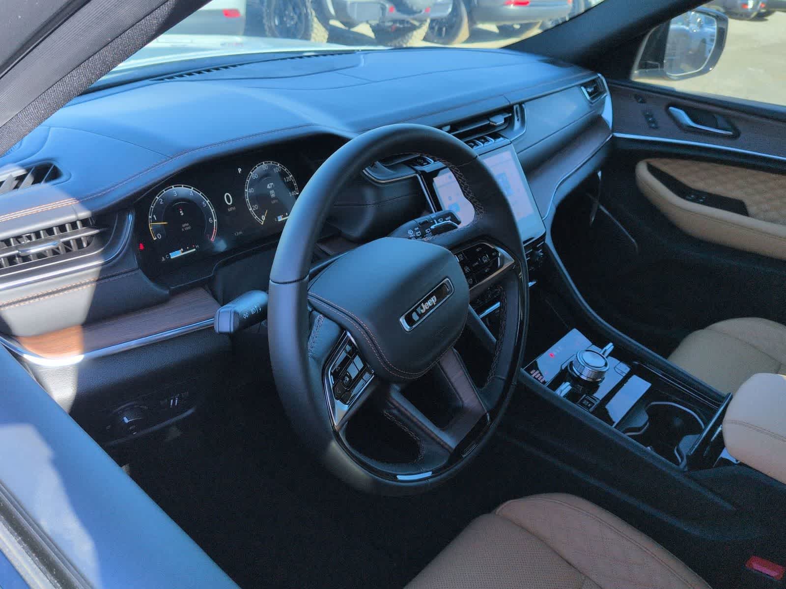 2025 Jeep Grand Cherokee GRAND CHEROKEE SUMMIT 4X4