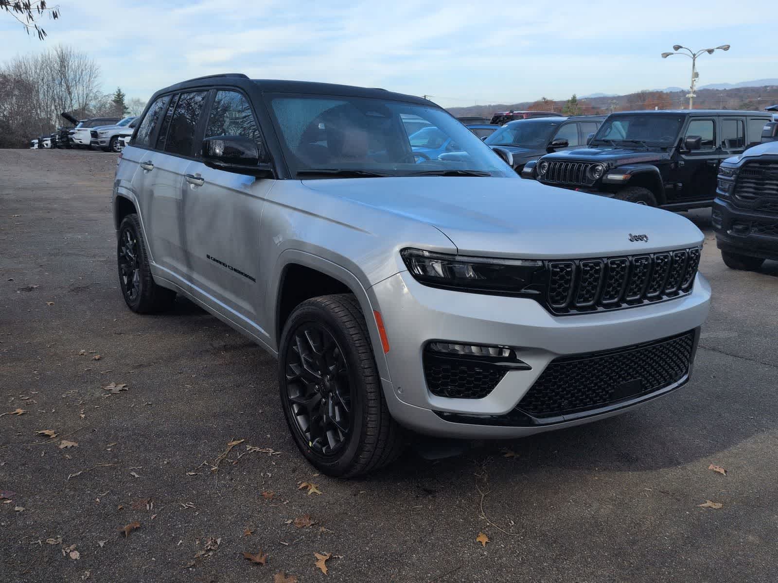 2025 Jeep Grand Cherokee GRAND CHEROKEE SUMMIT 4X4