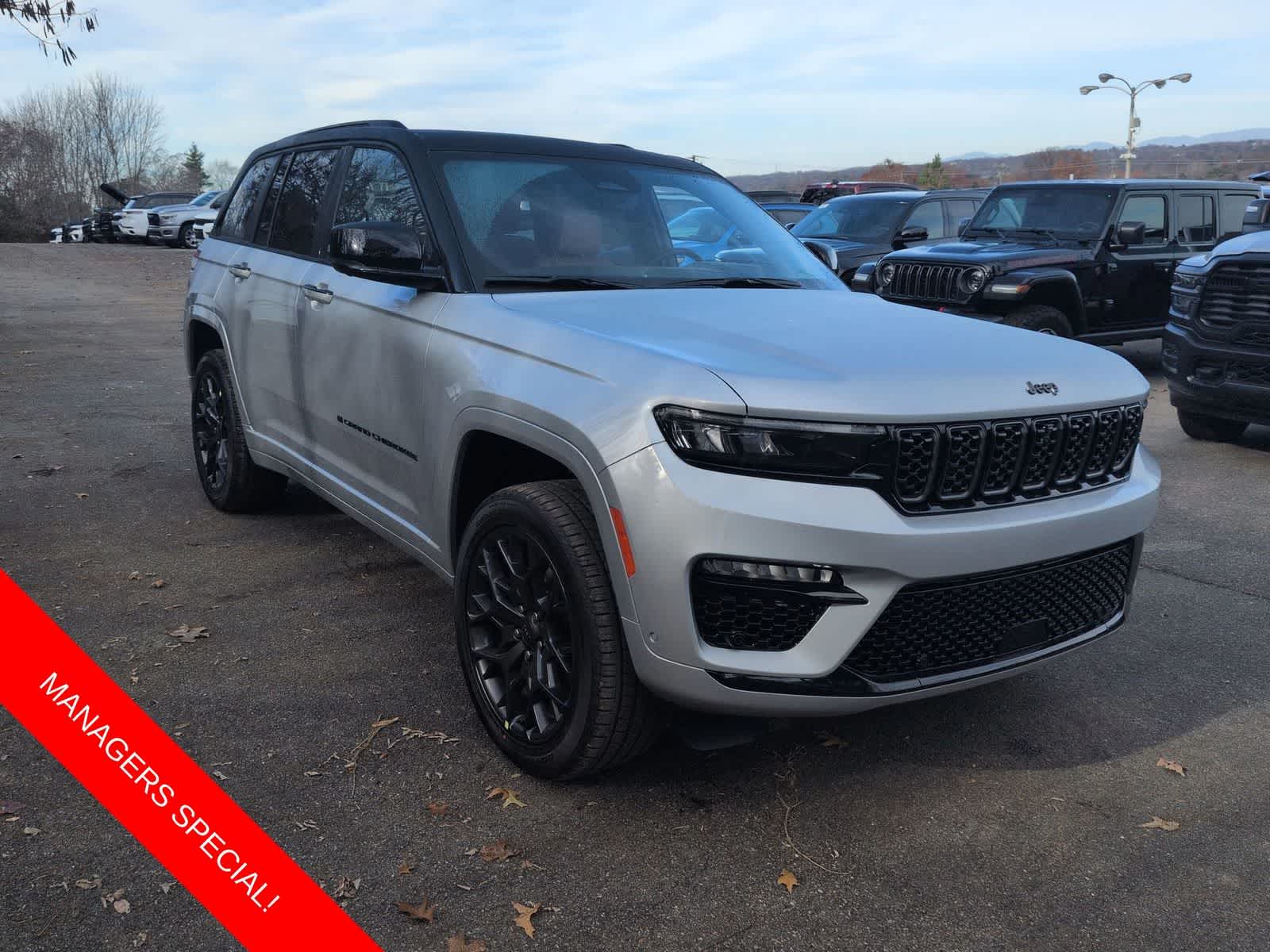 2025 Jeep Grand Cherokee GRAND CHEROKEE SUMMIT 4X4