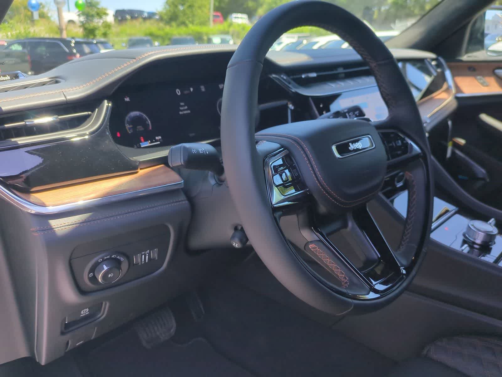 2026 Jeep Grand Cherokee GRAND CHEROKEE SUMMIT 4X4