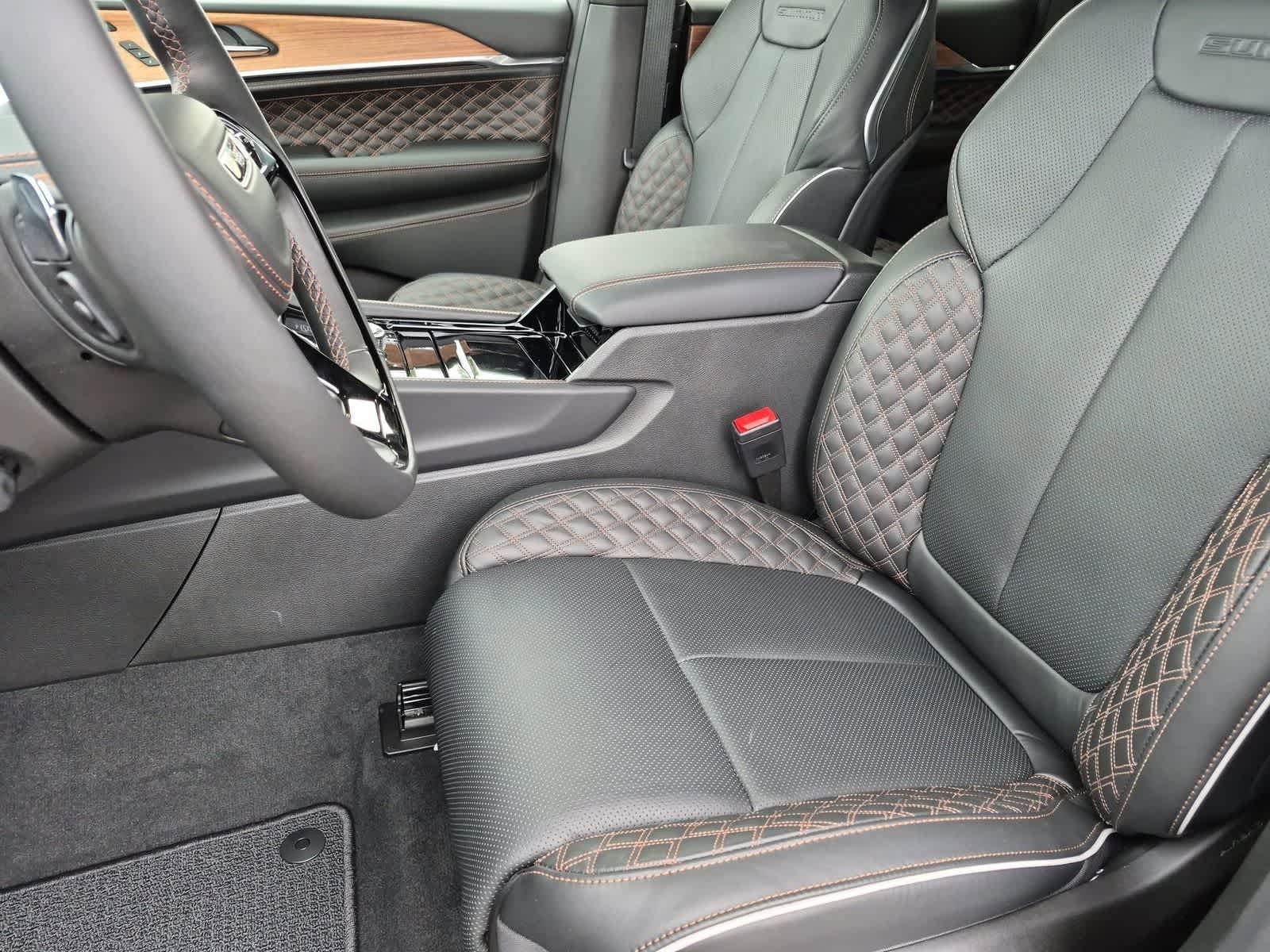 2026 Jeep Grand Cherokee GRAND CHEROKEE SUMMIT 4X4