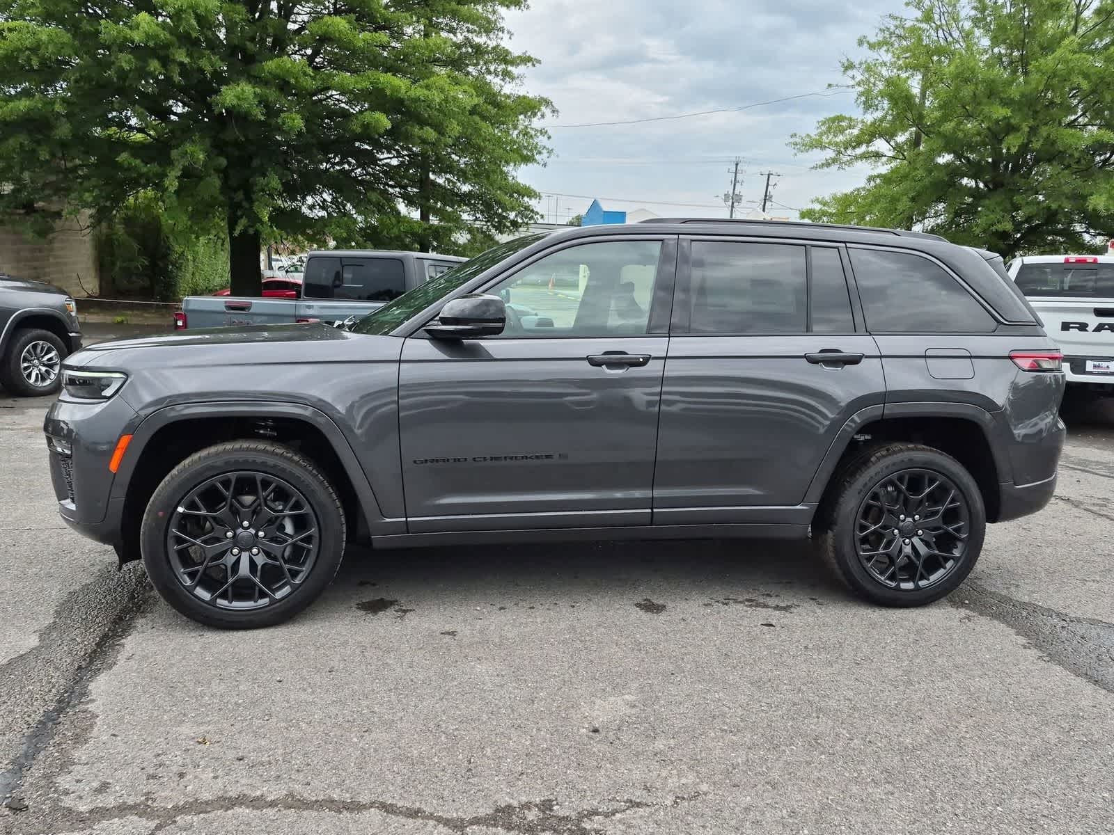 2026 Jeep Grand Cherokee GRAND CHEROKEE SUMMIT 4X4