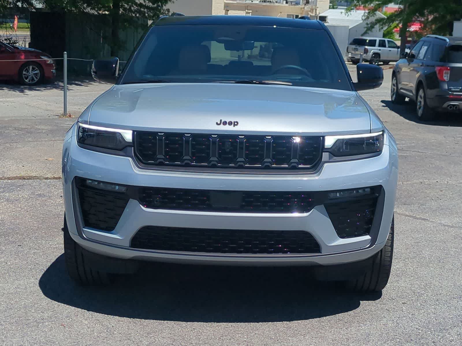 2026 Jeep Grand Cherokee GRAND CHEROKEE SUMMIT 4X4