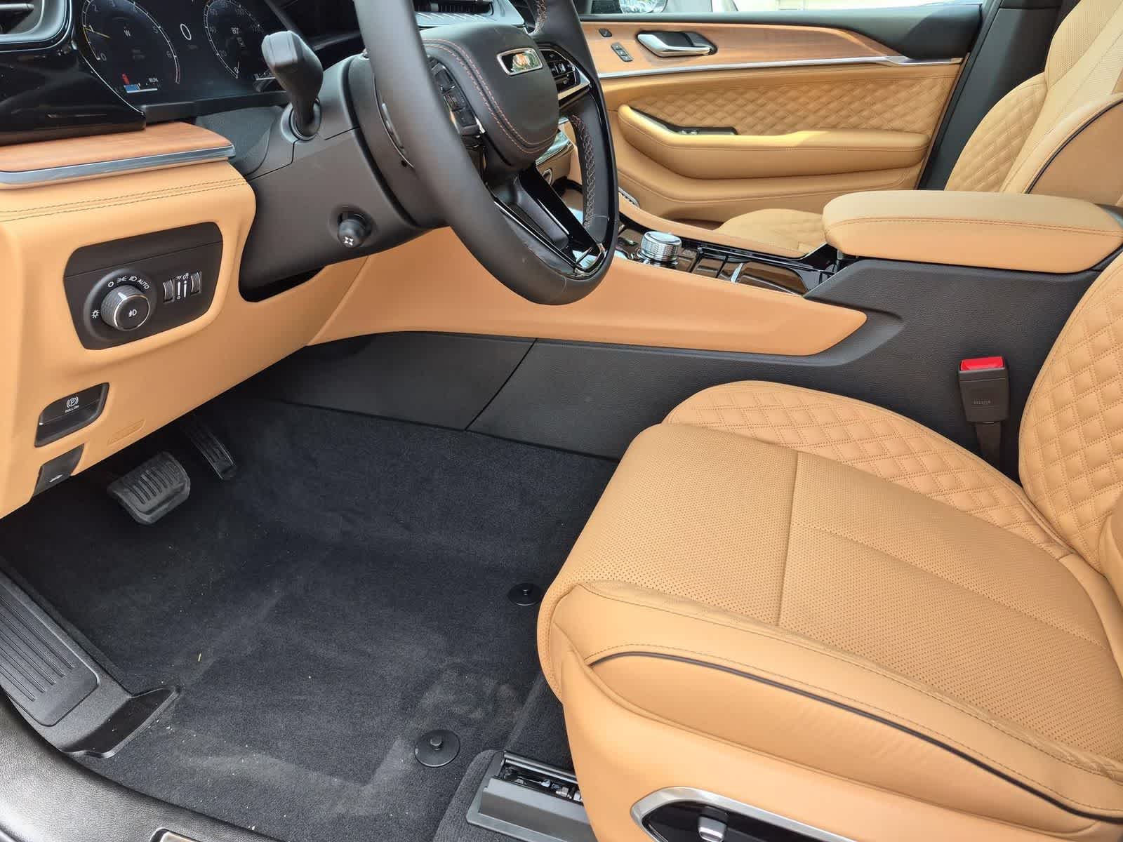 2026 Jeep Grand Cherokee GRAND CHEROKEE SUMMIT 4X4