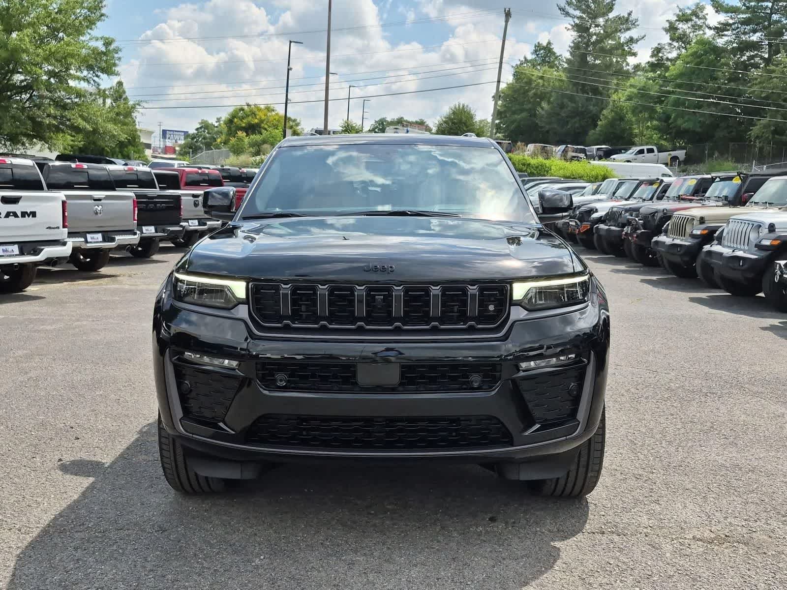 2026 Jeep Grand Cherokee GRAND CHEROKEE SUMMIT 4X4