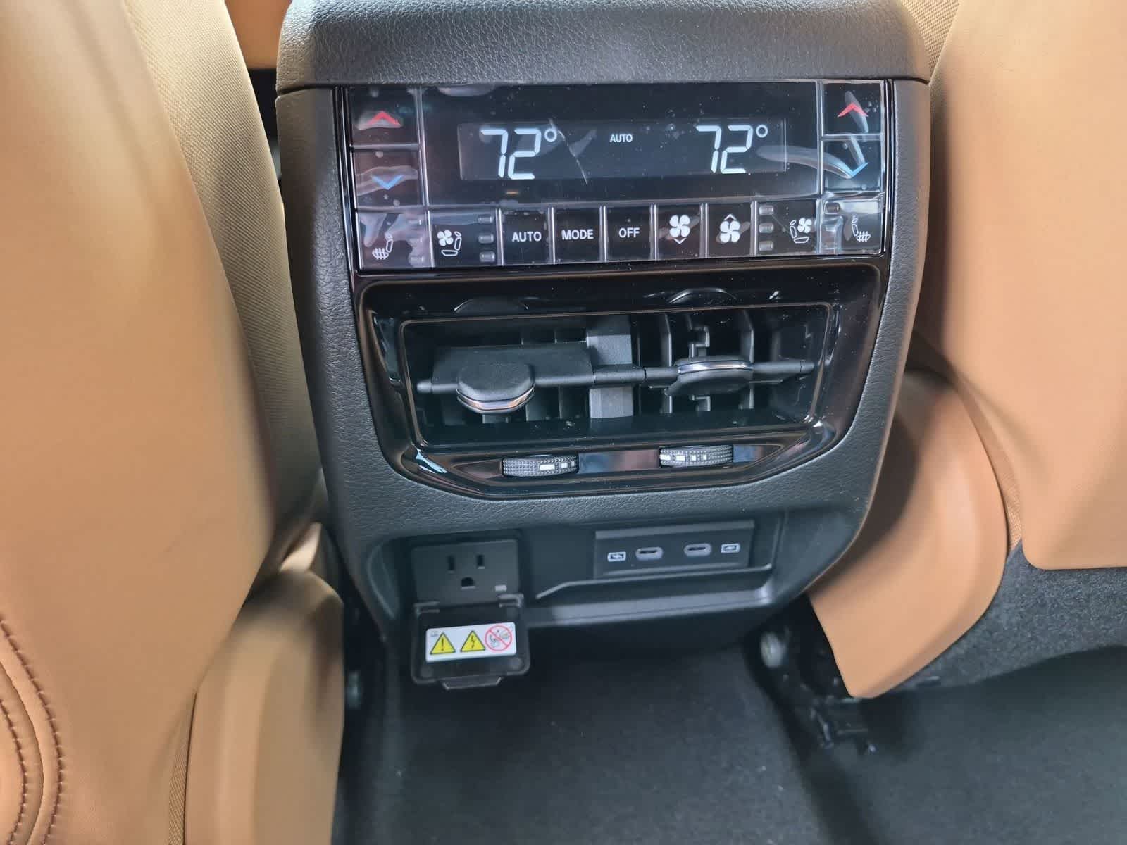 2026 Jeep Grand Cherokee GRAND CHEROKEE SUMMIT 4X4