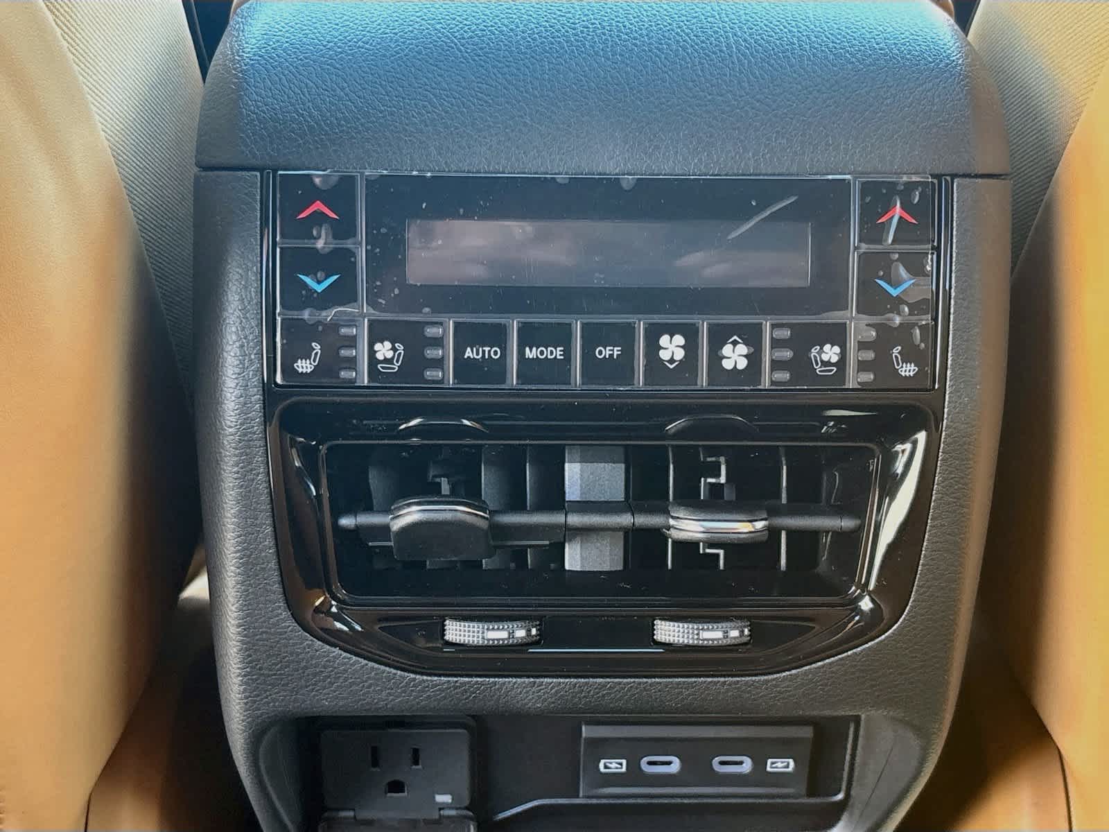 2027 Jeep Grand Cherokee GRAND CHEROKEE SUMMIT 4X4