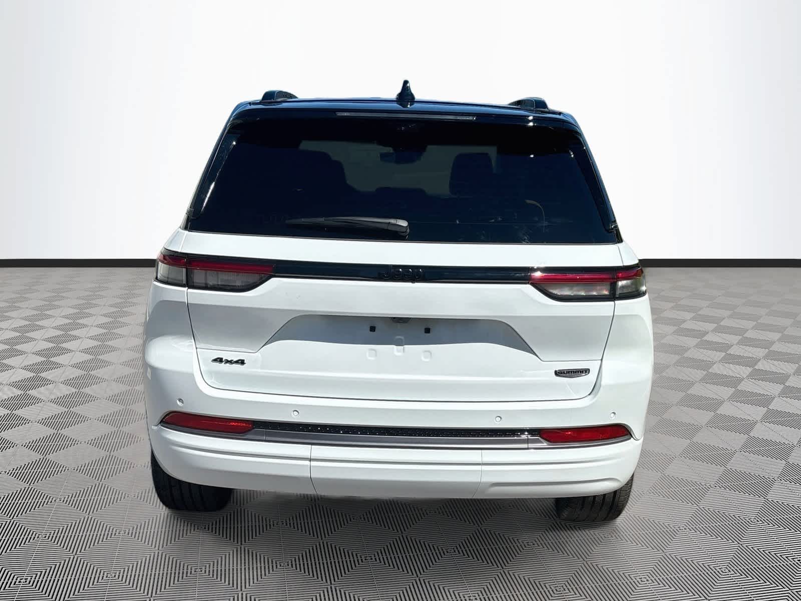 2027 Jeep Grand Cherokee GRAND CHEROKEE SUMMIT 4X4