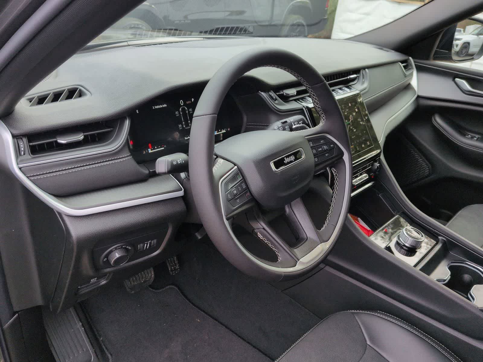 2025 Jeep Grand Cherokee GRAND CHEROKEE L ALTITUDE X 4X4