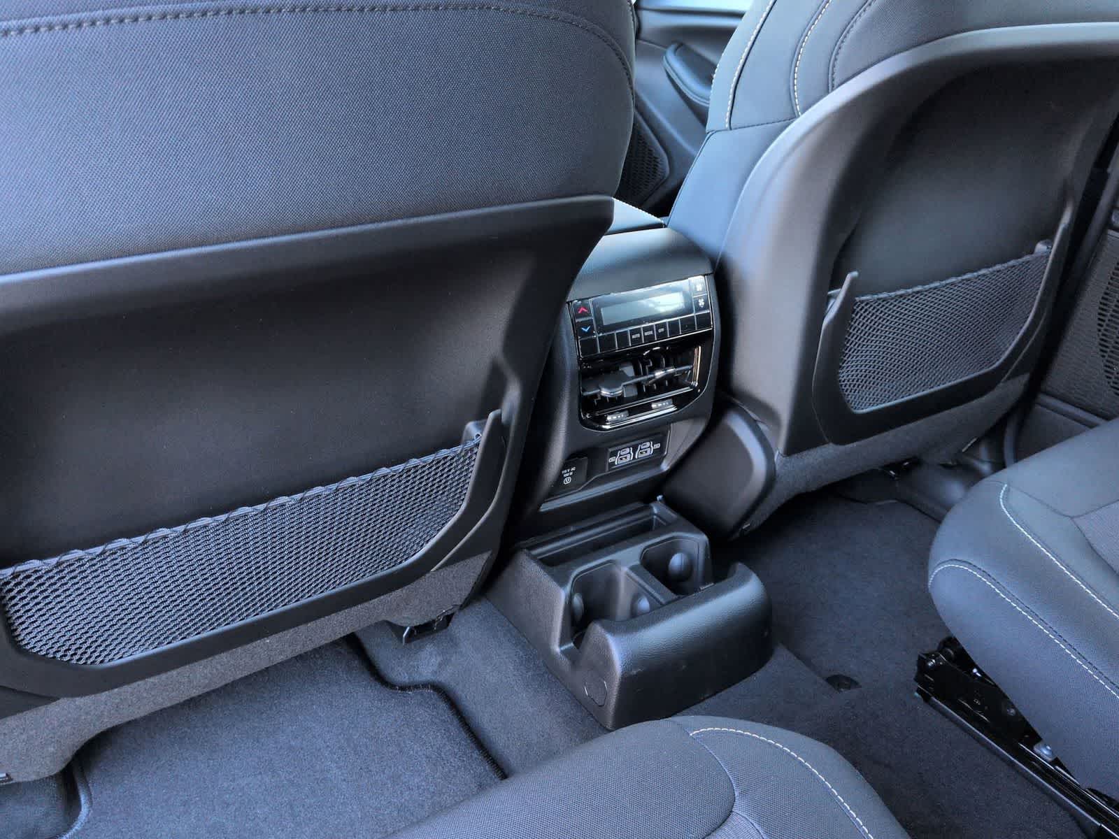 2025 Jeep Grand Cherokee GRAND CHEROKEE L LAREDO X 4X4