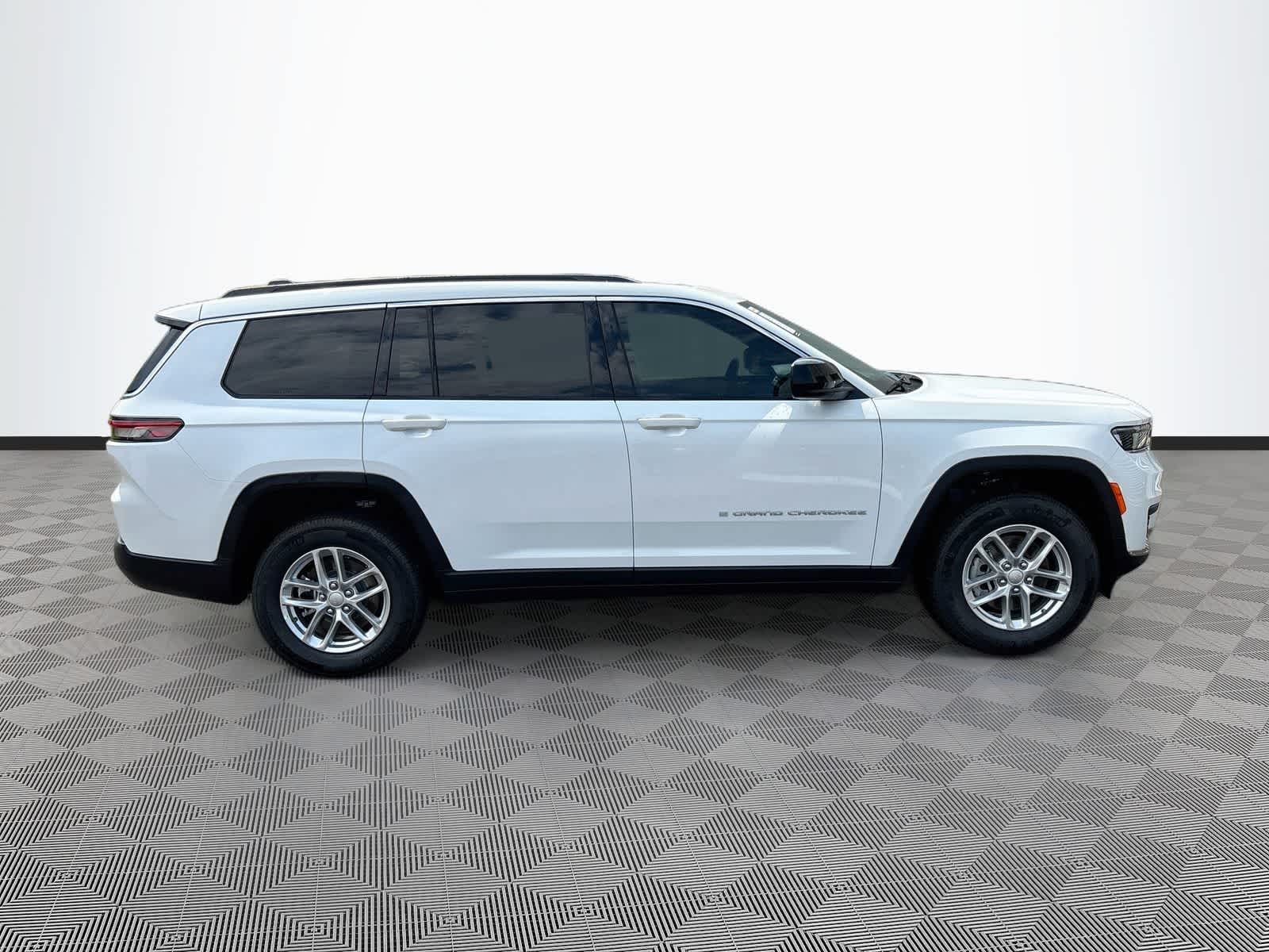 2026 Jeep Grand Cherokee GRAND CHEROKEE L LAREDO X 4X4