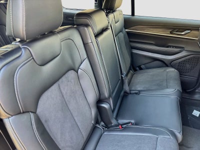2027 Jeep Grand Cherokee GRAND CHEROKEE L LAREDO ALTITUDE 4X4