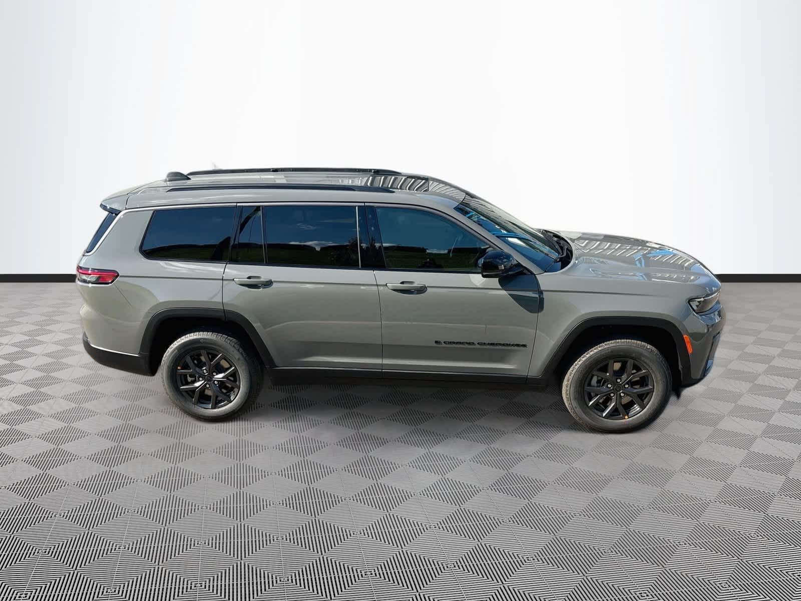 2027 Jeep Grand Cherokee GRAND CHEROKEE L LAREDO ALTITUDE 4X4