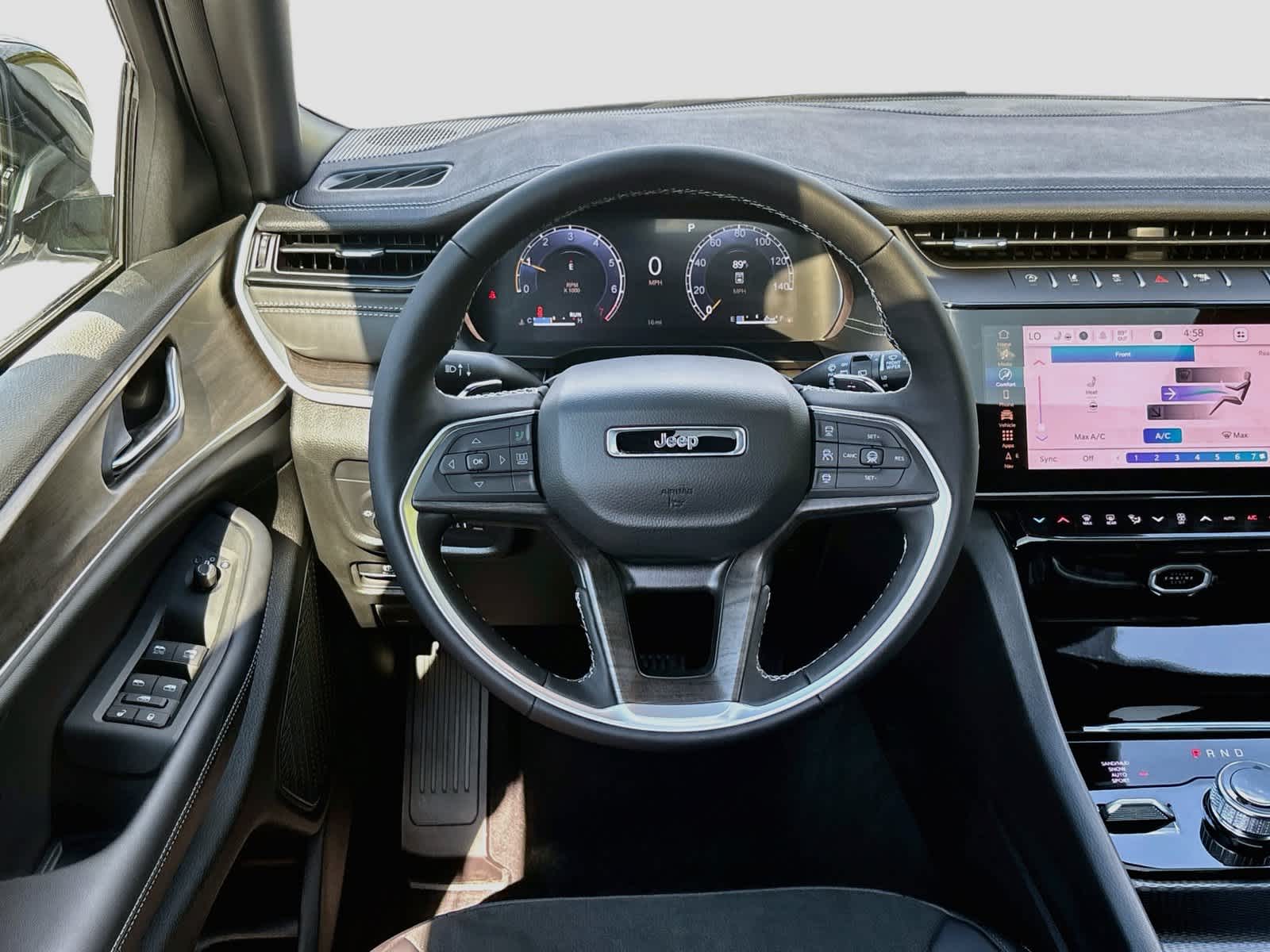 2027 Jeep Grand Cherokee GRAND CHEROKEE L LAREDO ALTITUDE 4X4