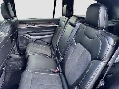 2027 Jeep Grand Cherokee GRAND CHEROKEE L LAREDO ALTITUDE 4X4
