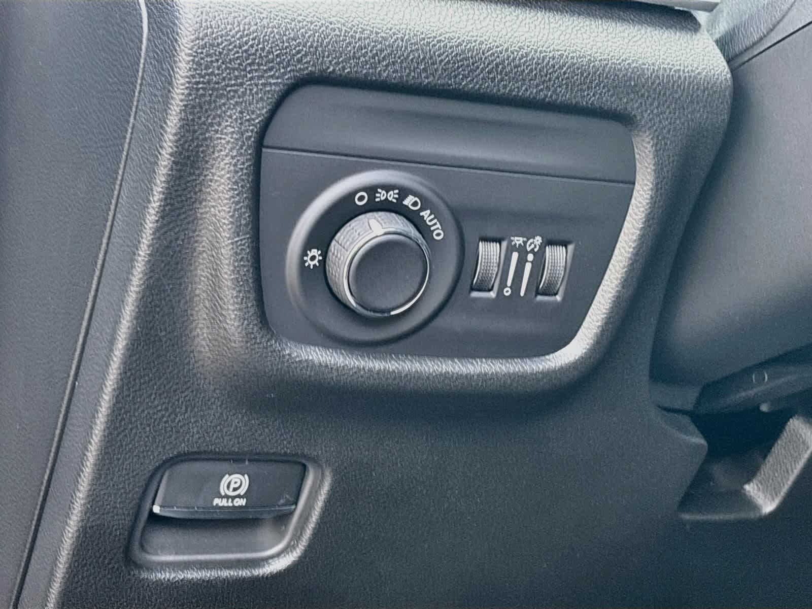 2027 Jeep Grand Cherokee GRAND CHEROKEE L LAREDO ALTITUDE 4X4