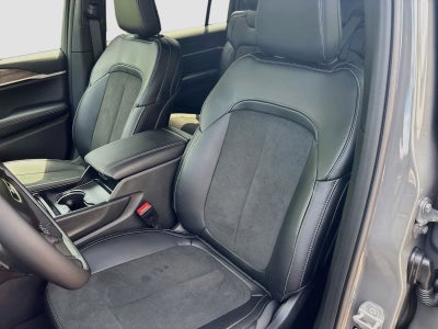 2027 Jeep Grand Cherokee GRAND CHEROKEE L LAREDO ALTITUDE 4X4