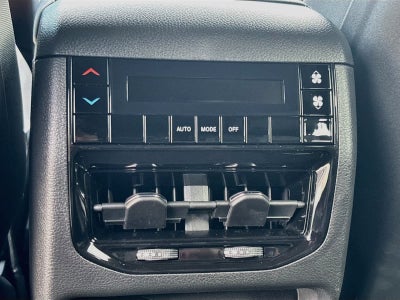 2027 Jeep Grand Cherokee GRAND CHEROKEE L LAREDO ALTITUDE 4X4