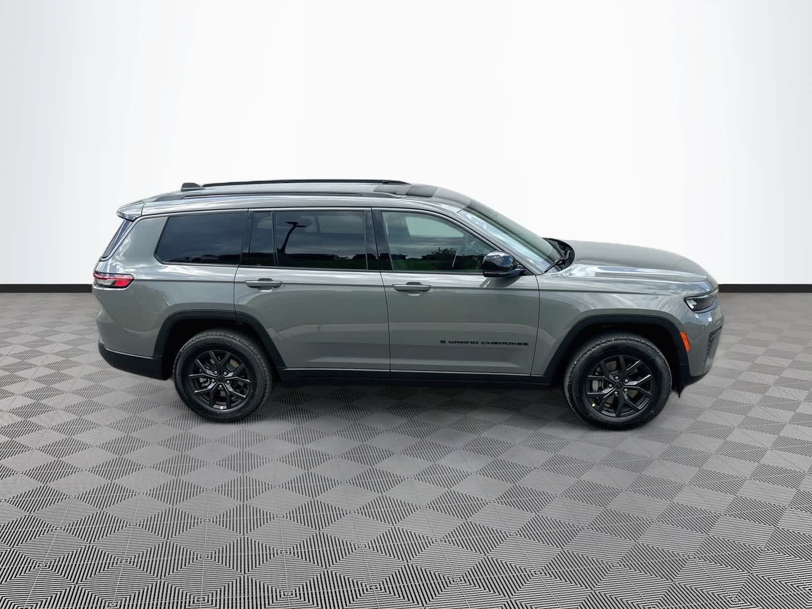 2027 Jeep Grand Cherokee GRAND CHEROKEE L LAREDO ALTITUDE 4X4