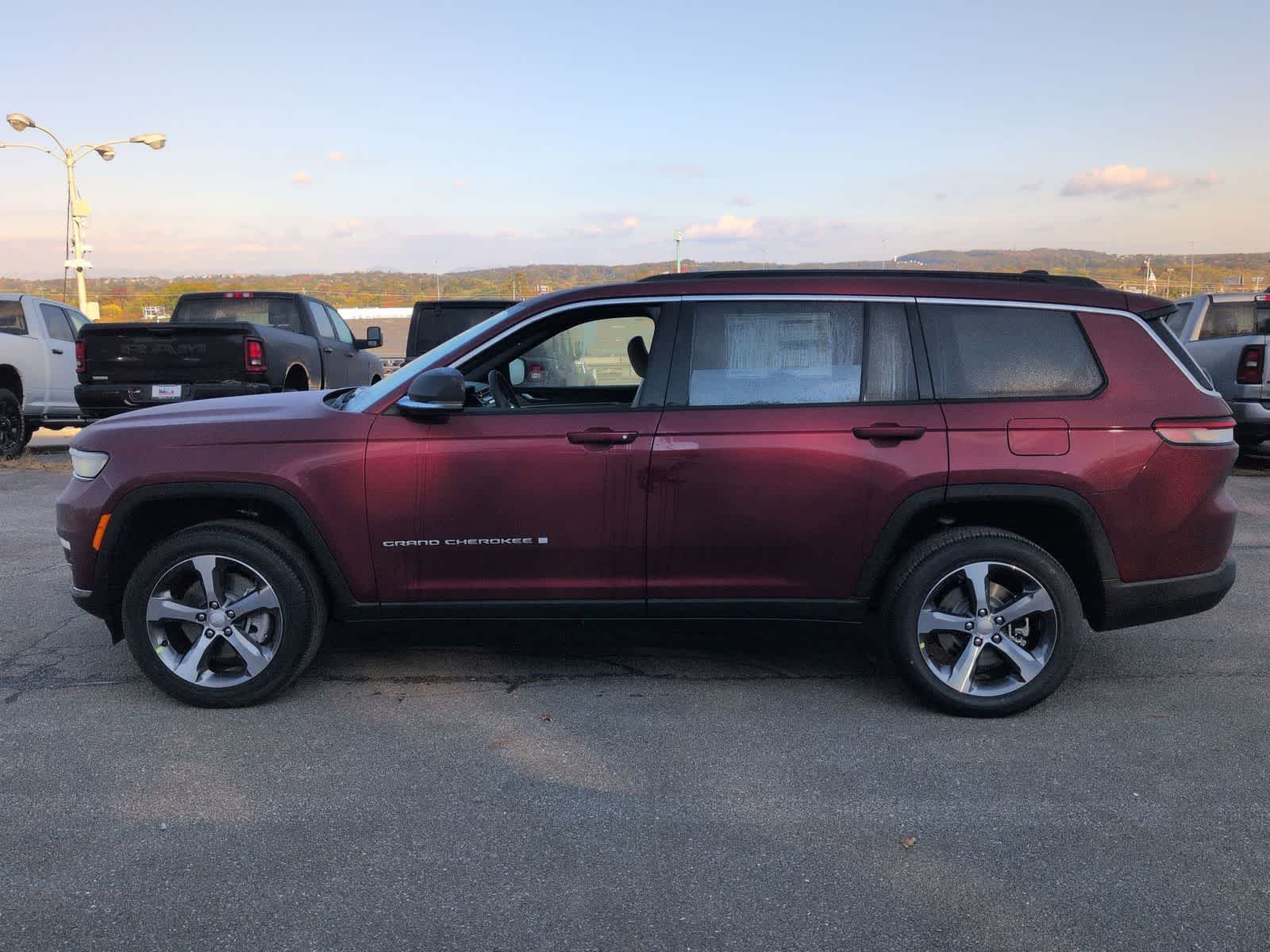 2025 Jeep Grand Cherokee GRAND CHEROKEE L LIMITED 4X4